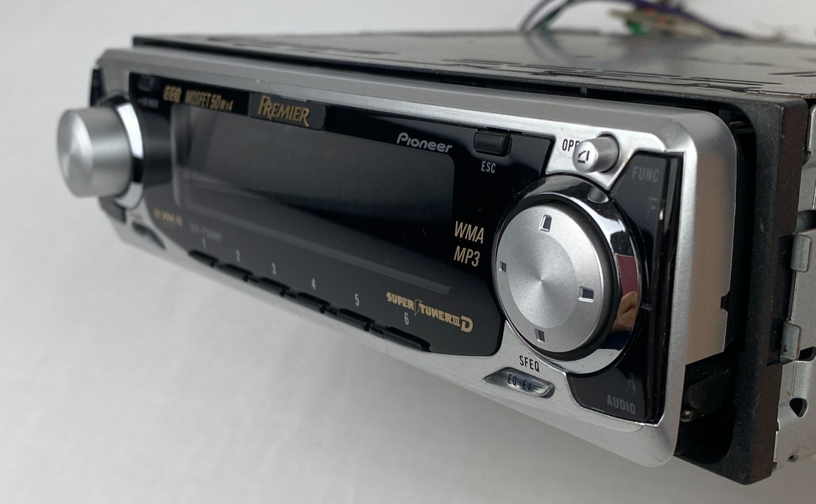 Pioneer Premier DEH-P560MP CD Car Radio *** PARTS ONLY *** B32
