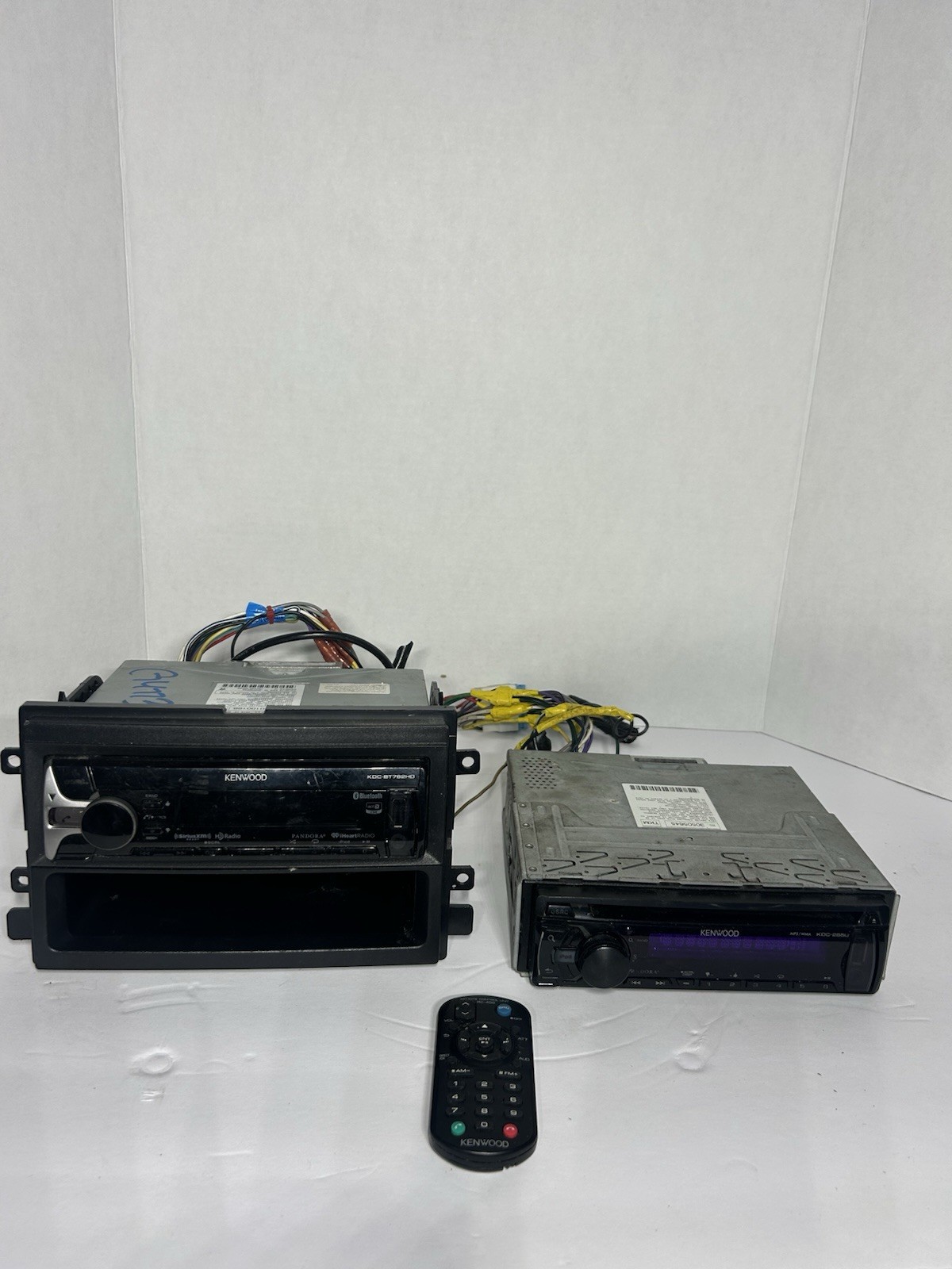 Lot Of 2 Kenwood CAR Stereos And Remote. KDC-BT76HD AND KDC-255U And RC-406