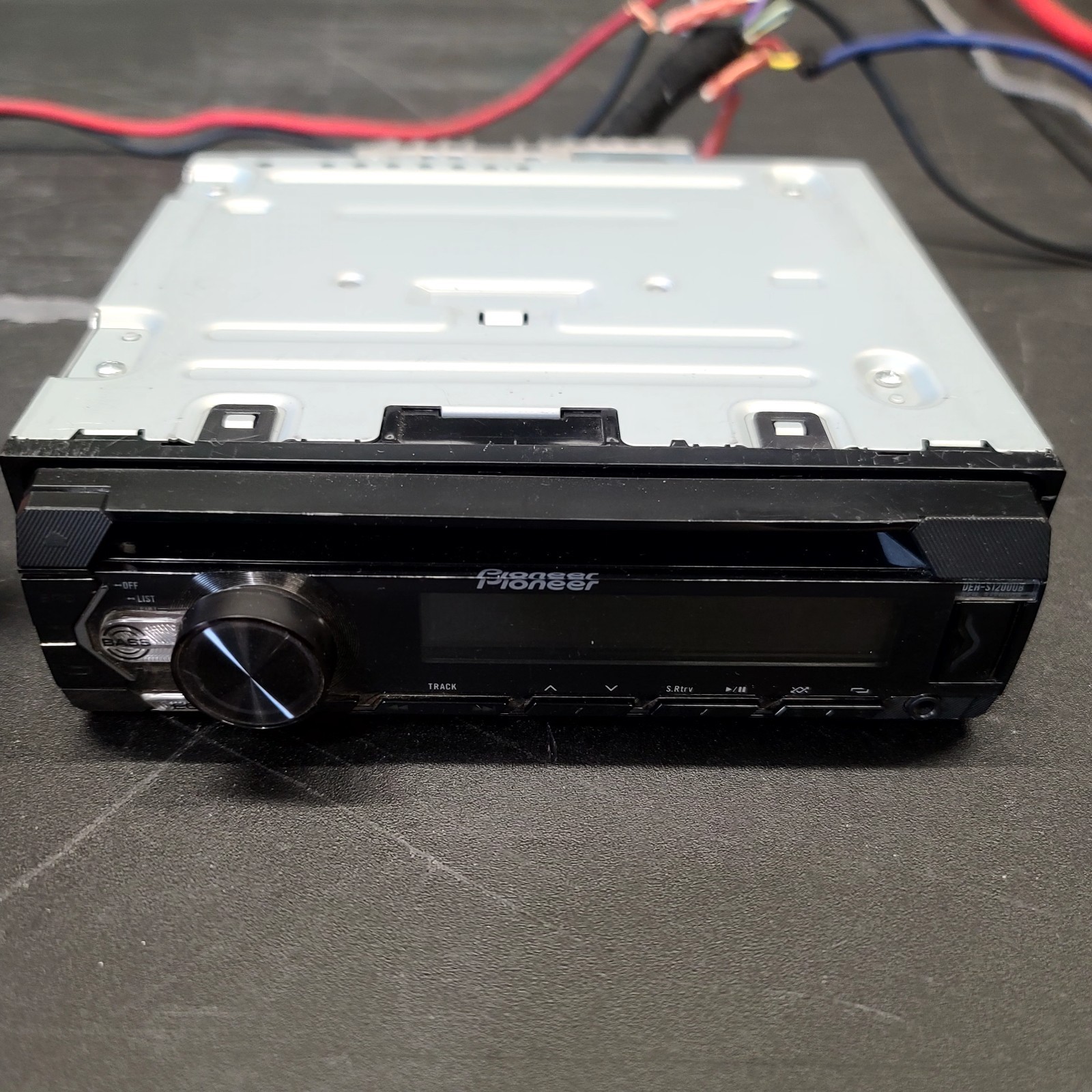 PIONEER DEH-S1200UB SINGLE DIN, USB, AUX, CD PLAYER