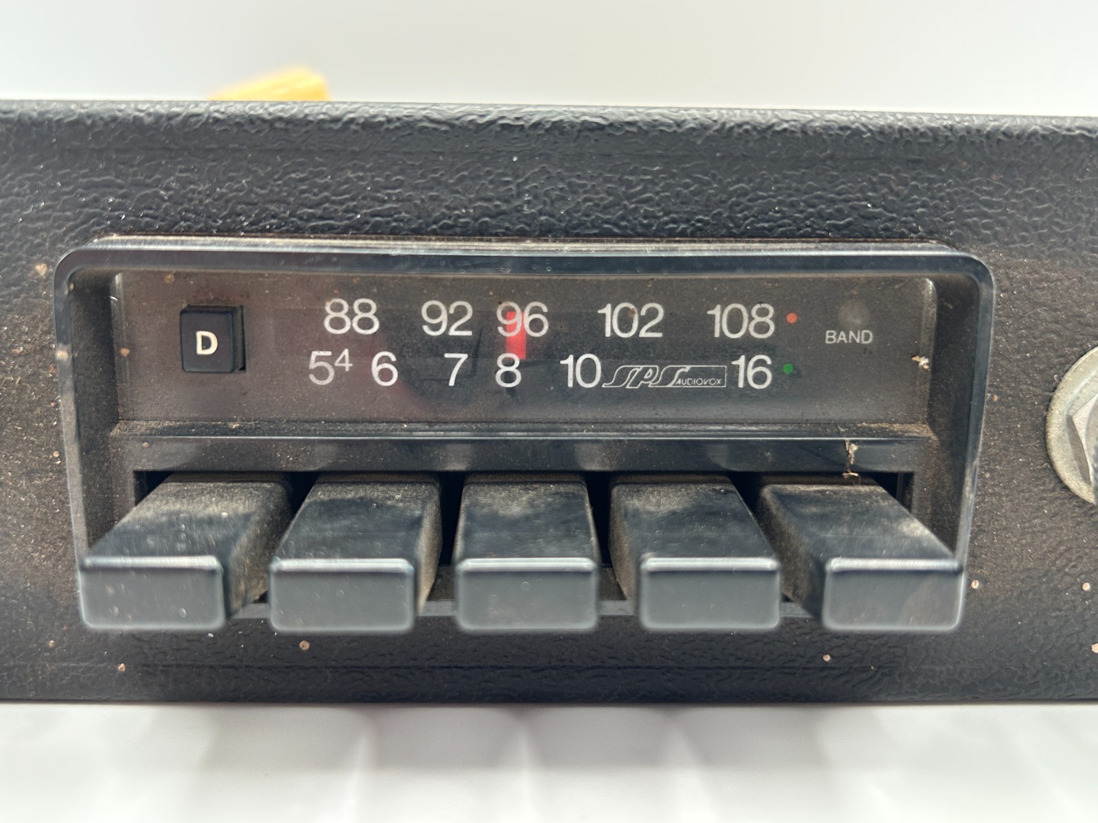 Vintage SPS by AUDIOVOX AM/FM Car Radio Model No. IM-FM Stock No. 82 – Singapore