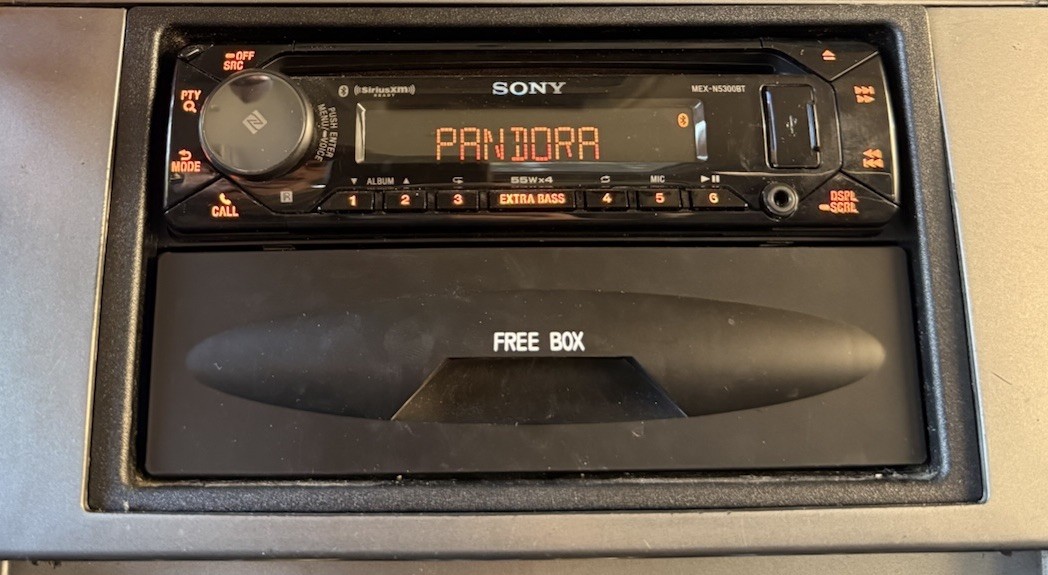 Sony MEX-N5300BT Single-DIN FM/AM CD Bluetooth Car Audio Receiver