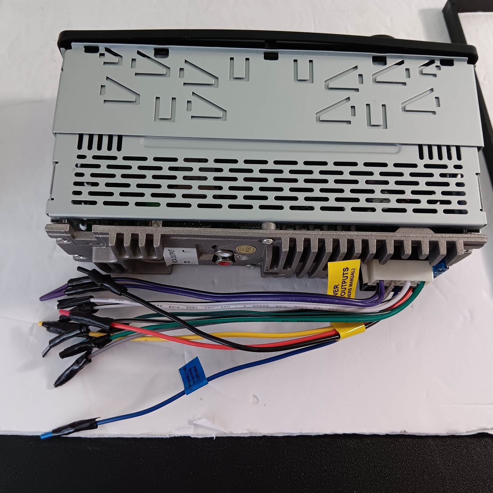 New Boss In-Dash 612UA 200W MP3-Compatible Digital Media AM-FM Receiver