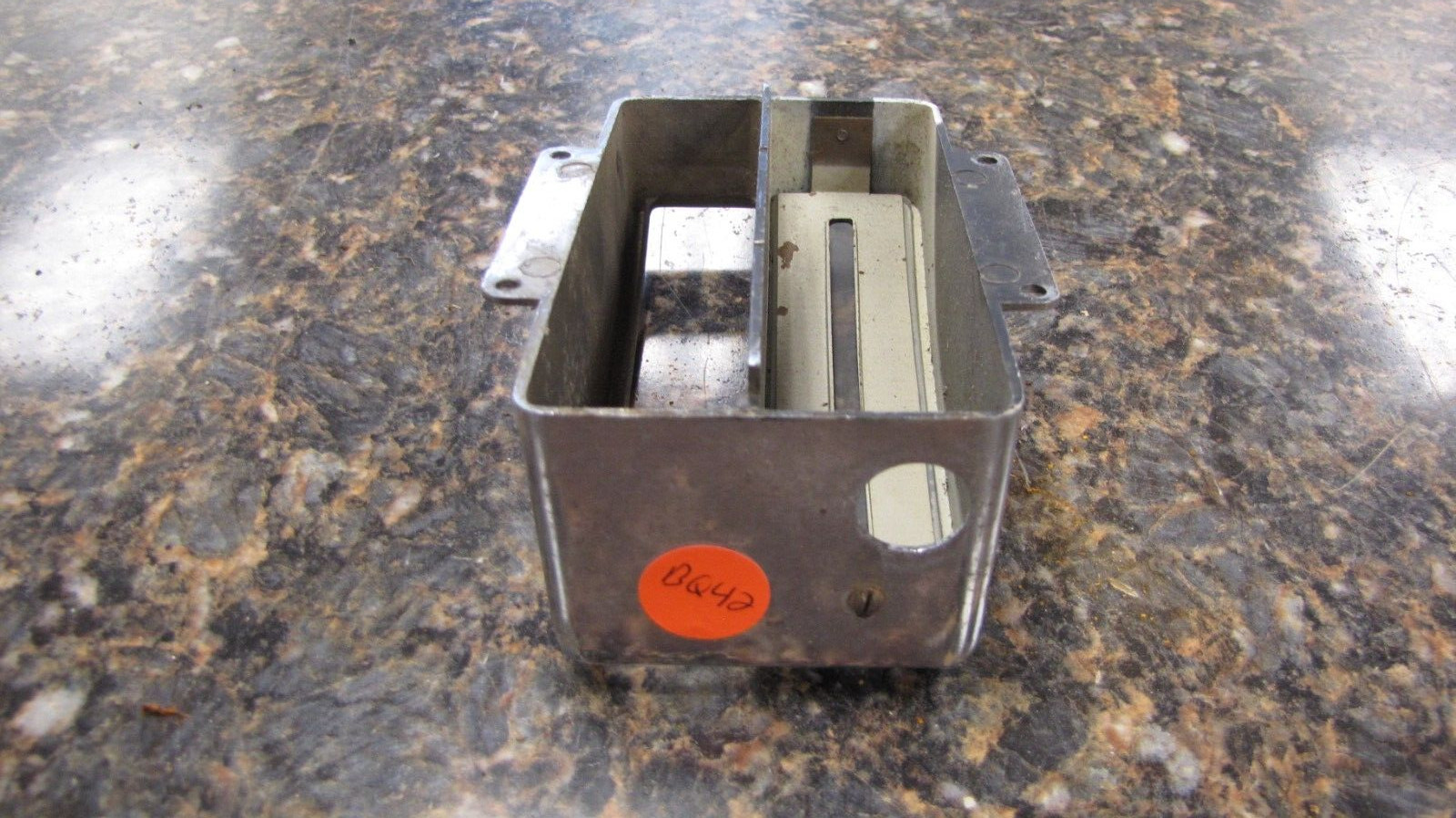 Vintage 1949 1950 Chevrolet Sedan AM PB Car Radio Chrome Face Plate Model #98624