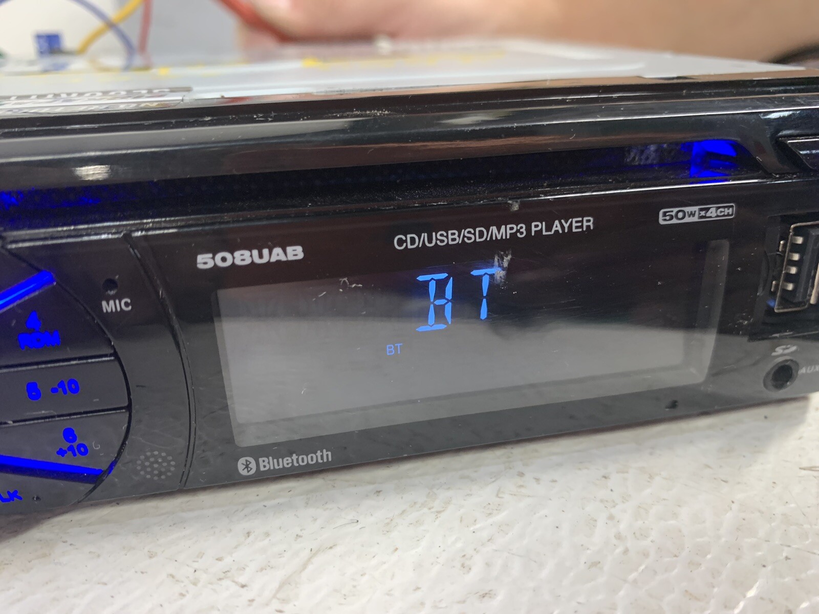 Boss 508UAB single din radio stereo 50Wx4 SD CD Player MP3 Bluetooth AUX USB