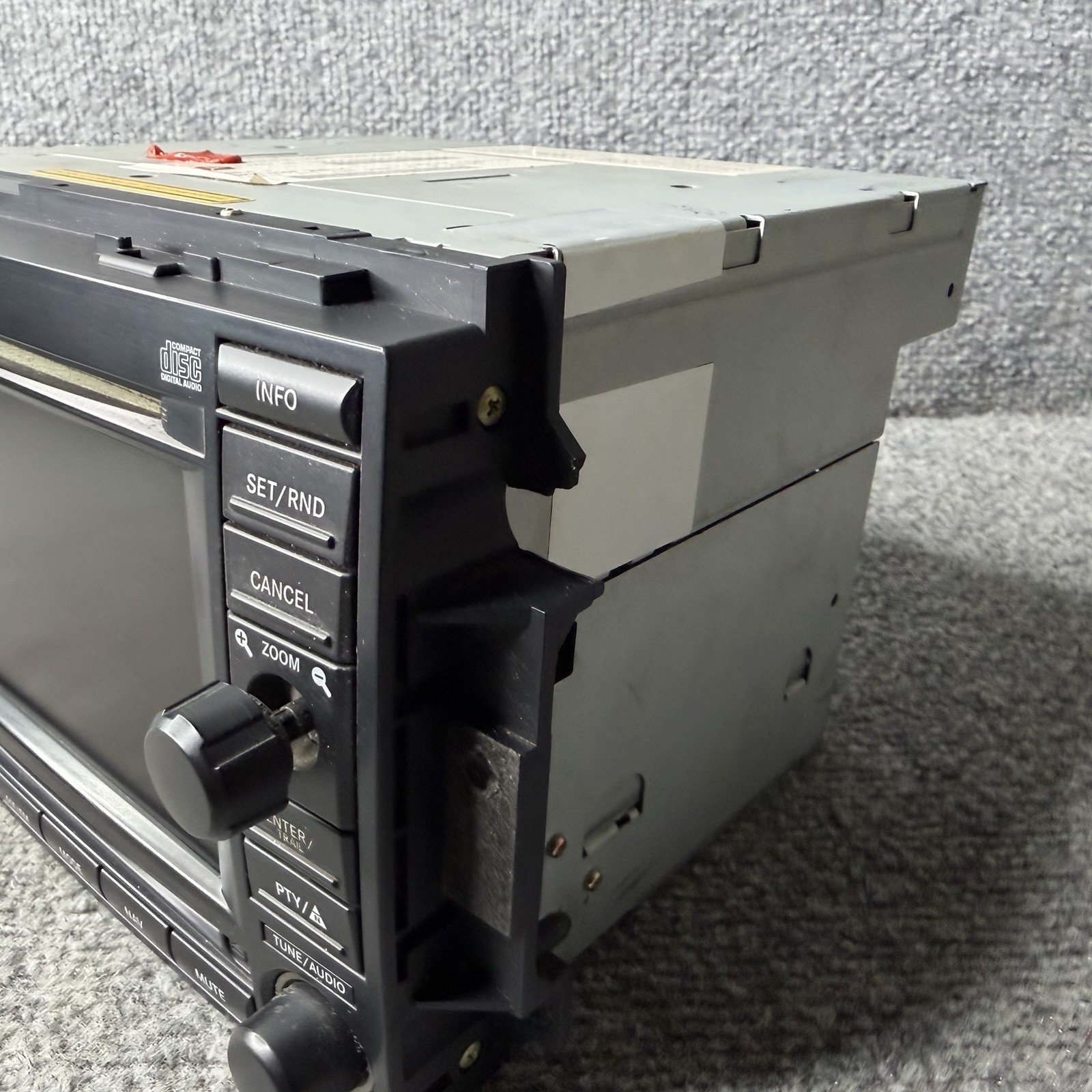 05 06 07 Chrysler Dodge Jeep Navigation Radio 6 Disc CD Changer P56038646AL