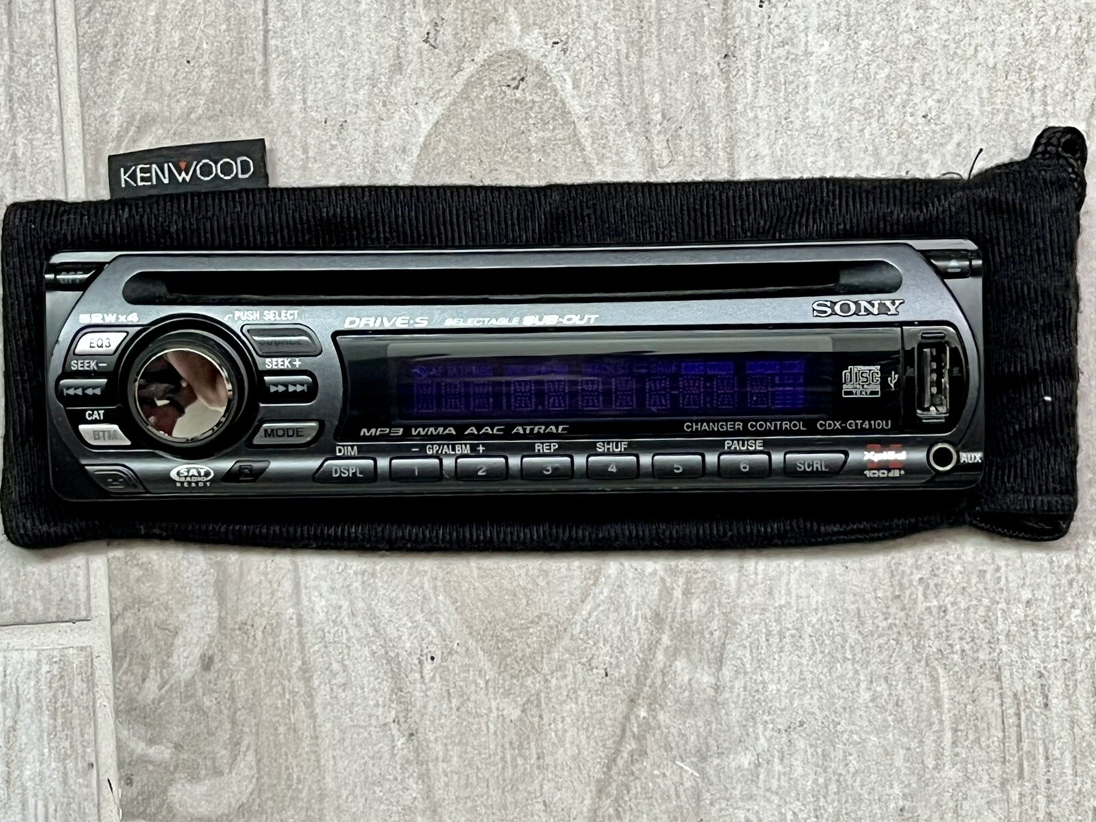 BUNDLE: Sony Xplod 52Wx4 CDX-M7810 (Used) & Custom Carry Case