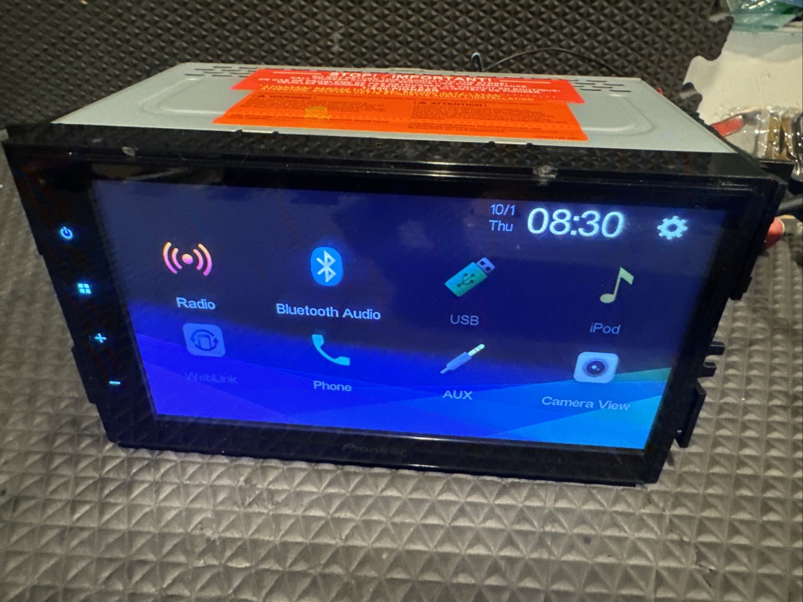Pioneer DMH-130BT Double-DIN Bluetooth 6.8″ Touchscreen Digital Media Receiver