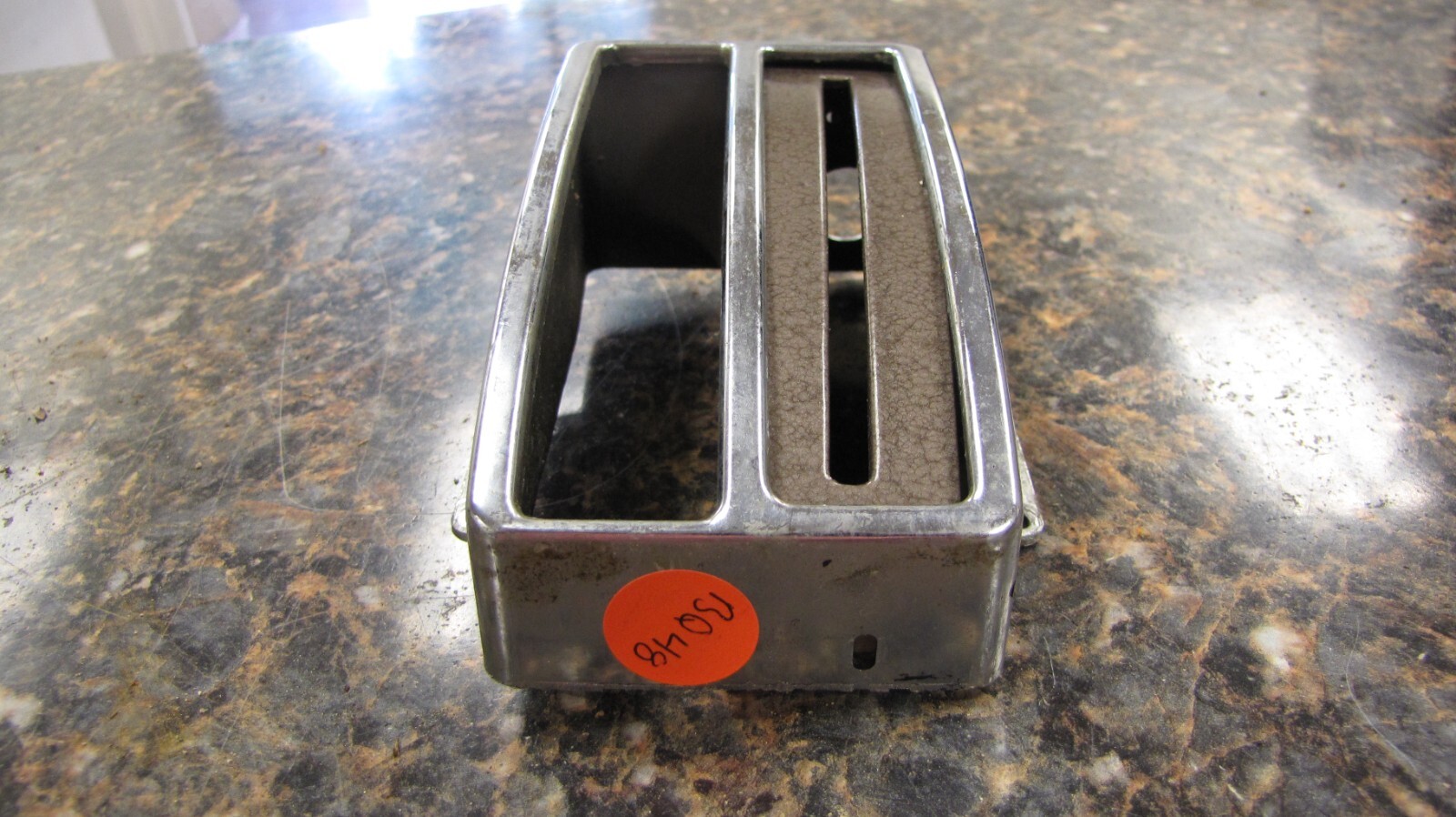 1949 1950 Chevrolet Sedan AM PB Car Radio Chrome Face Plate Model #986240 – BQ48
