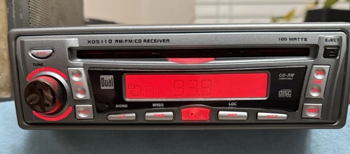 Dual Electronics XD5110 AM/FM CD Player Radio Work For Parts Cd Does Not Play