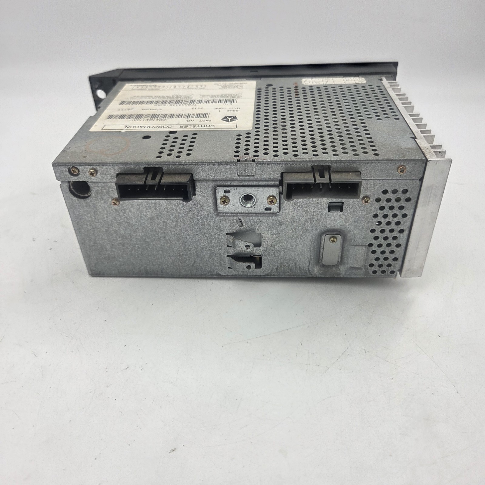 Chrysler Jeep Dodge Radio CD Player P04704373AC AM FM Stereo
