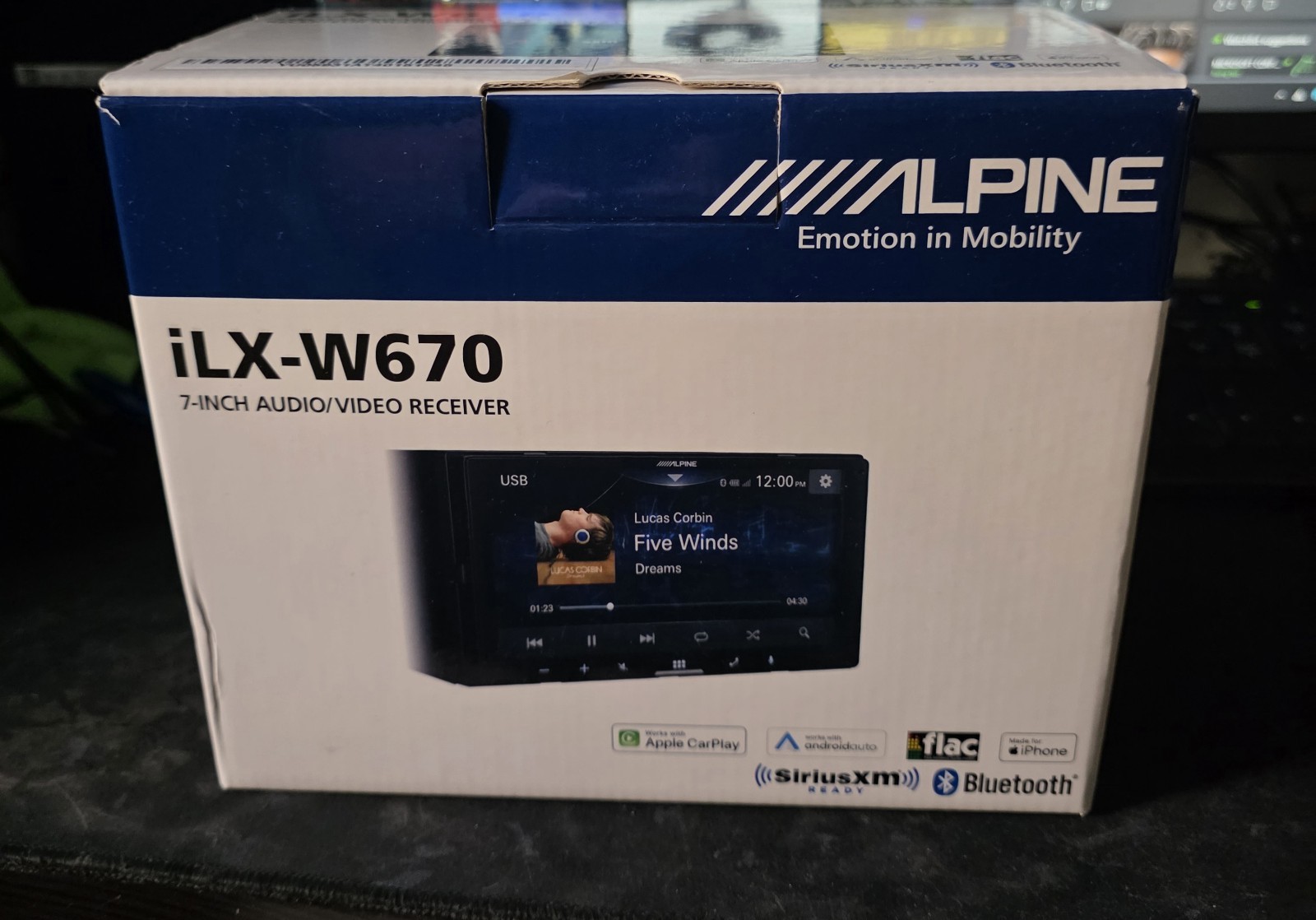 Alpine iLX-W670 Multimedia Receiver w/ Apple CarPlay & Android Auto
