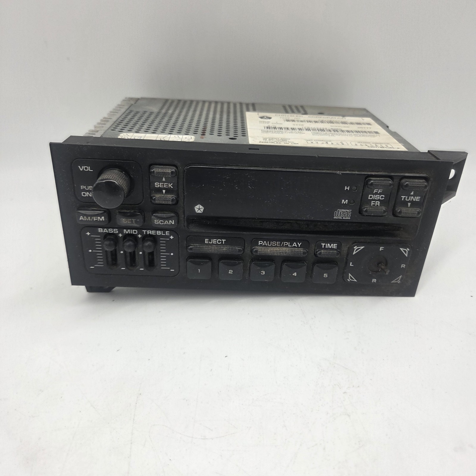 Chrysler Jeep Dodge Radio CD Player P04704373AC AM FM Stereo