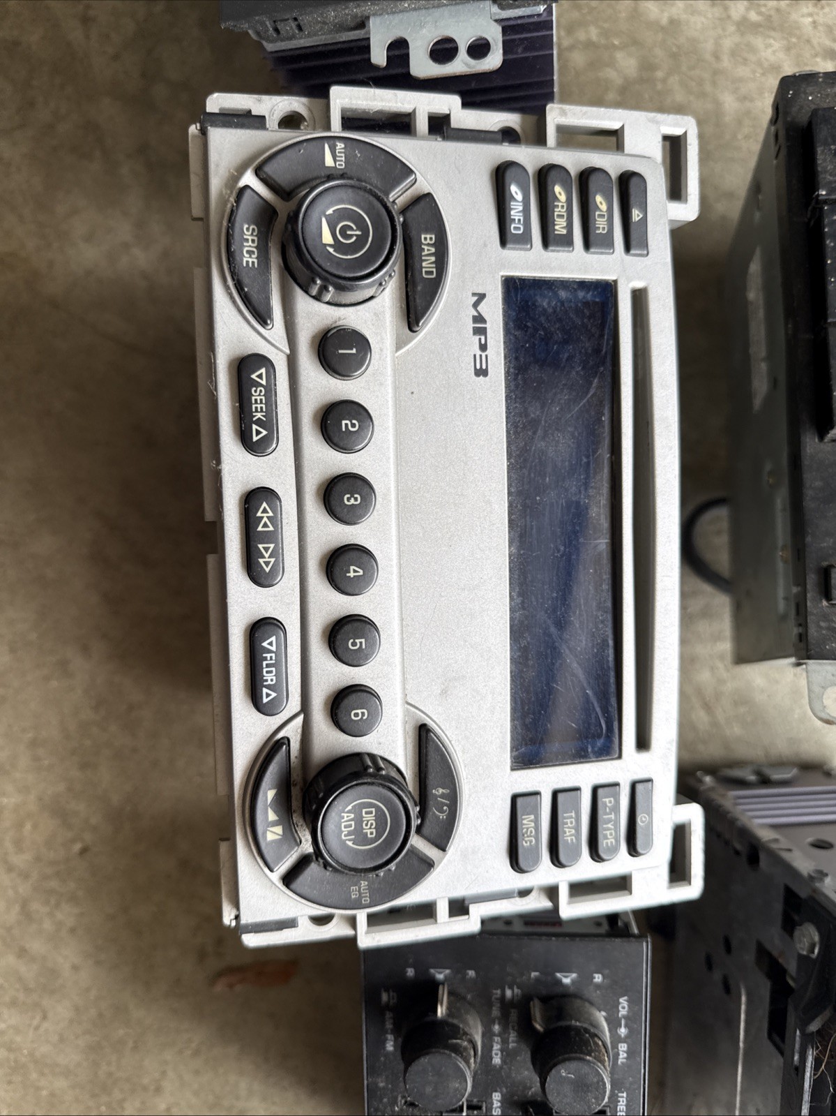 5 Car Stereos 2 Cd Players MP3