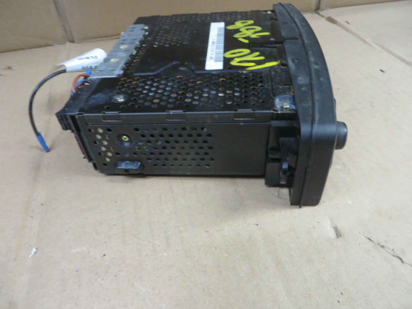 MERCEDES BENZ w203 w209 2001-2004 RADIO AUDIO FACTORY DASH UNIT OEM # 2038201086