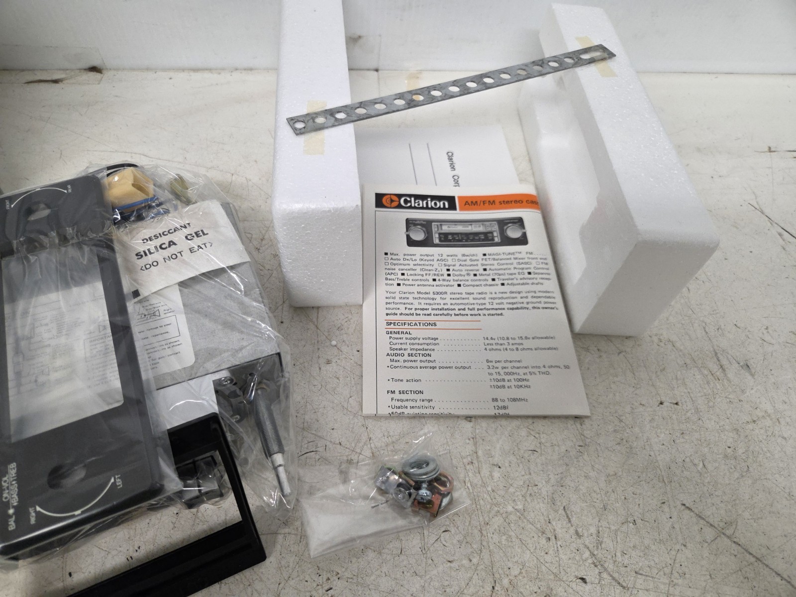 Vintage NOS Clarion 5300R AM/FM Stereo Cassette Reciever Shaft Mount Old School