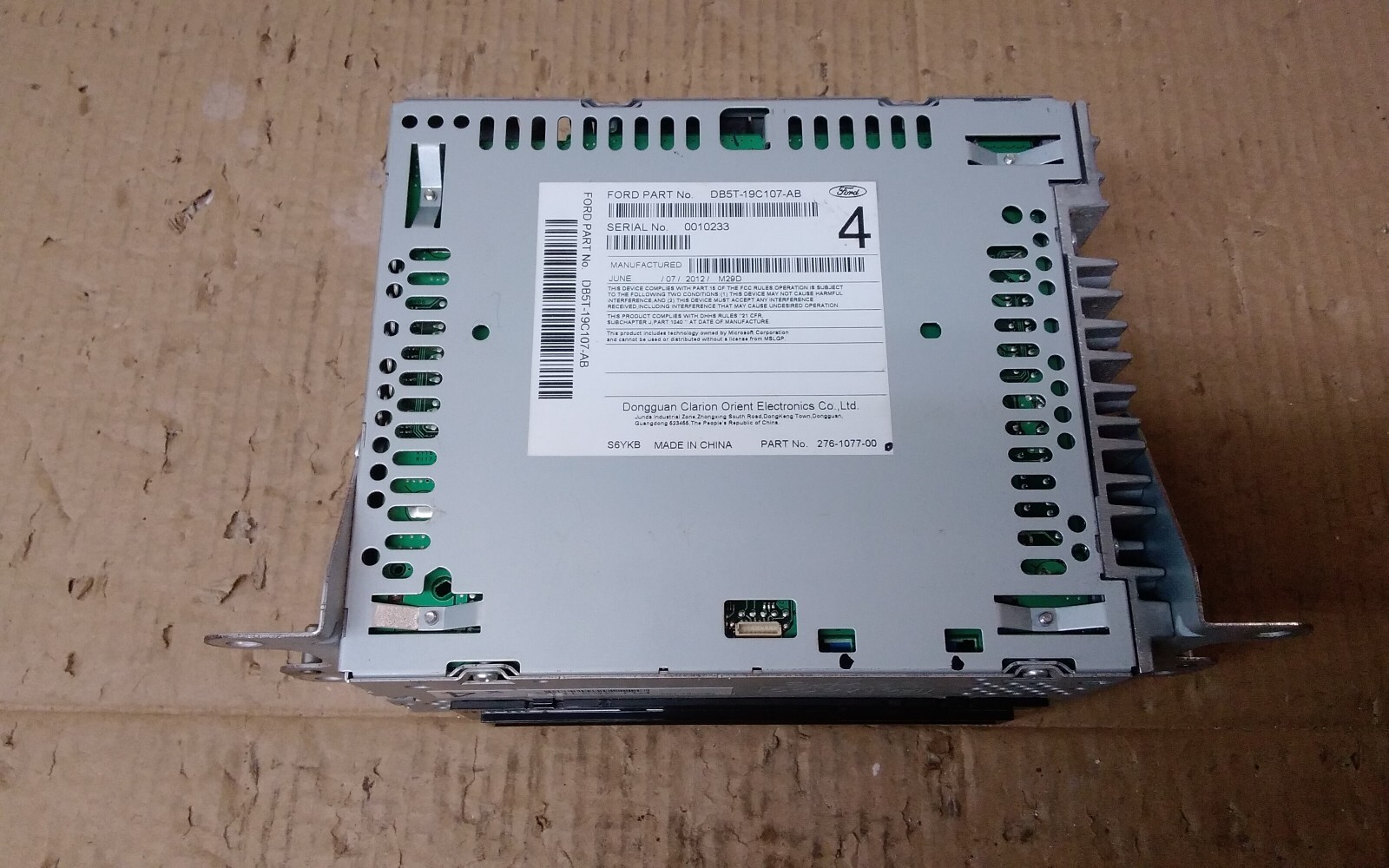 2013 FORD EXPLORER RADIO RECIEVER W/O SATELLITE ID- DB5T-19C107-AB