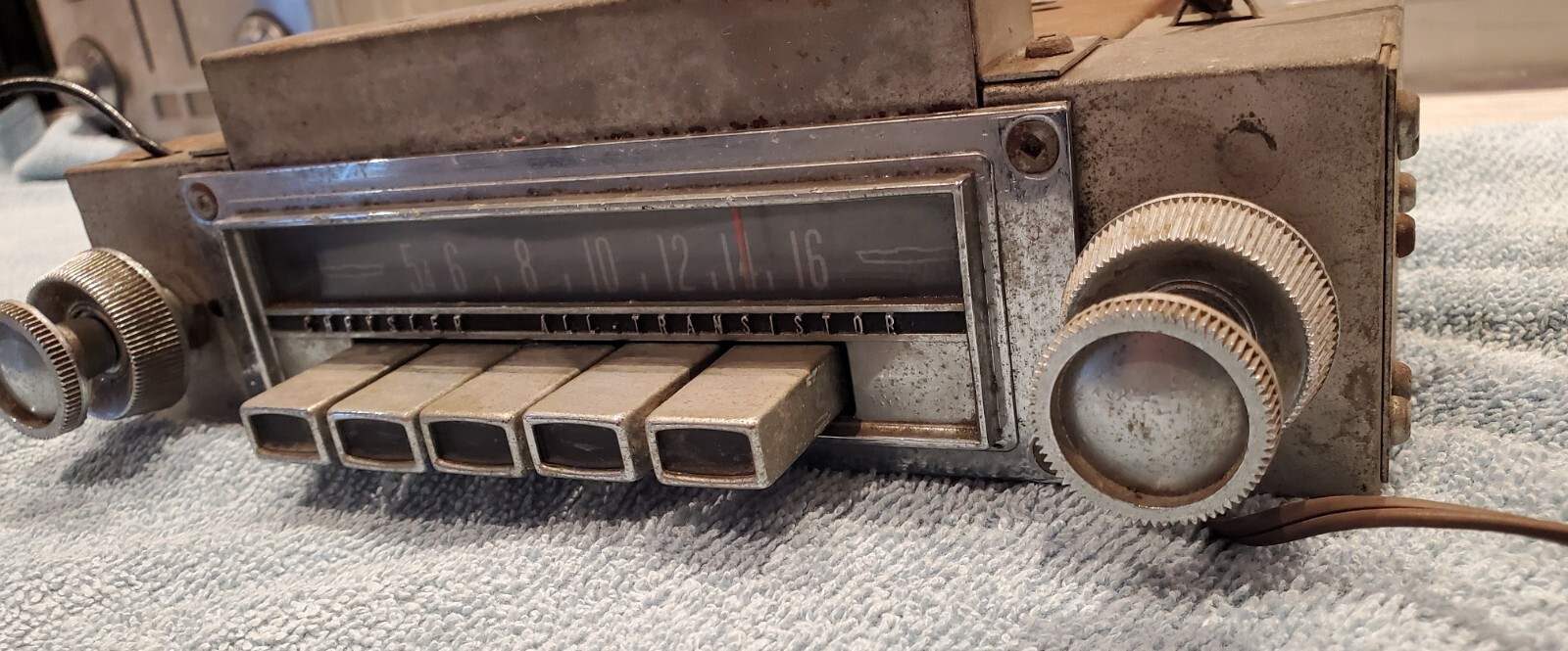 1963 1964 Chrysler Newport 300 transistor radio used original condition Mopar