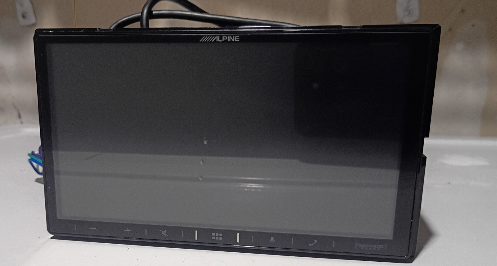 Alpine iLX-W650 7″ Touchscreen Apple Android w/ KTA-450 Power Pack Amplifier