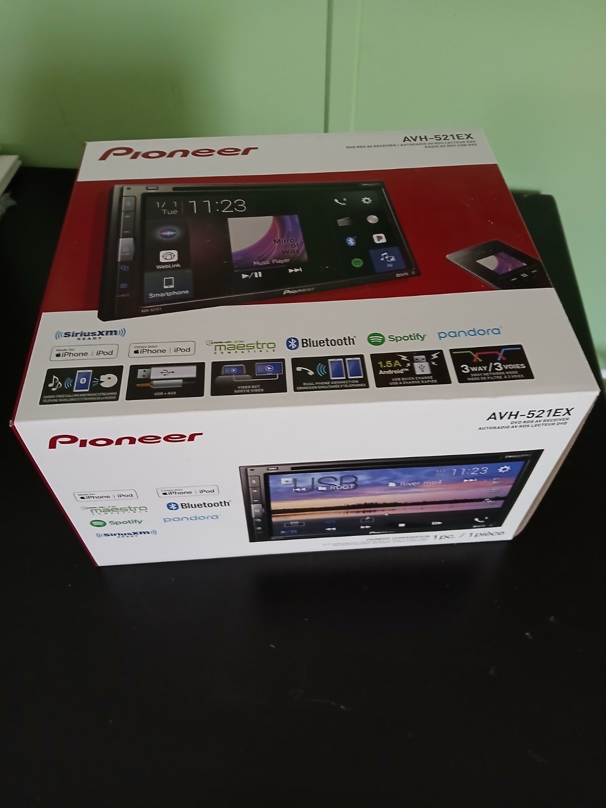 Pioneer AVH-521EX Multimedia DVD/Cd Receiver. Brand New With Xm Ready Reciever.