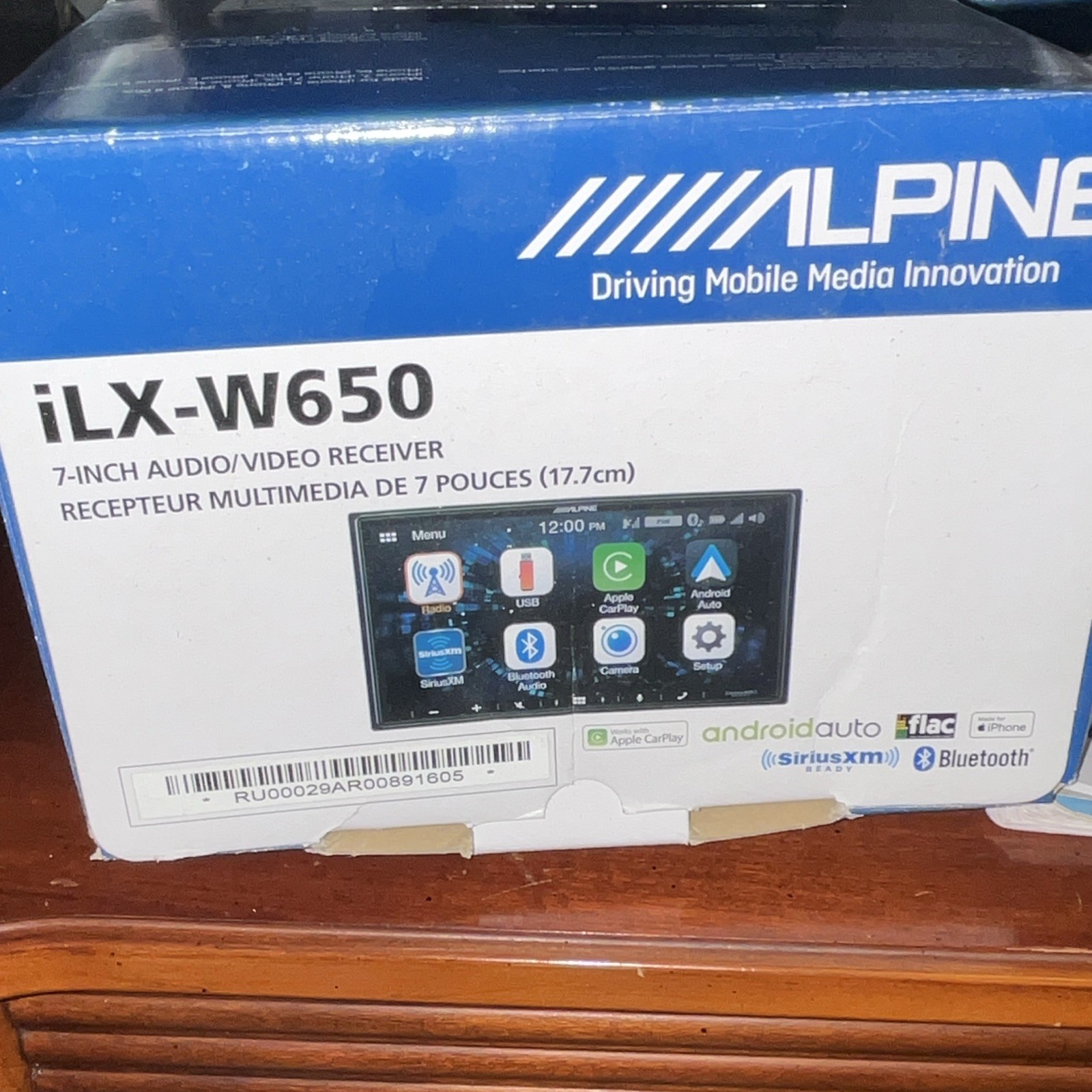 Alpine iLX-W650 2 DIN Touchscreen A/V Receiver CarPlay Android Auto Bluetooth