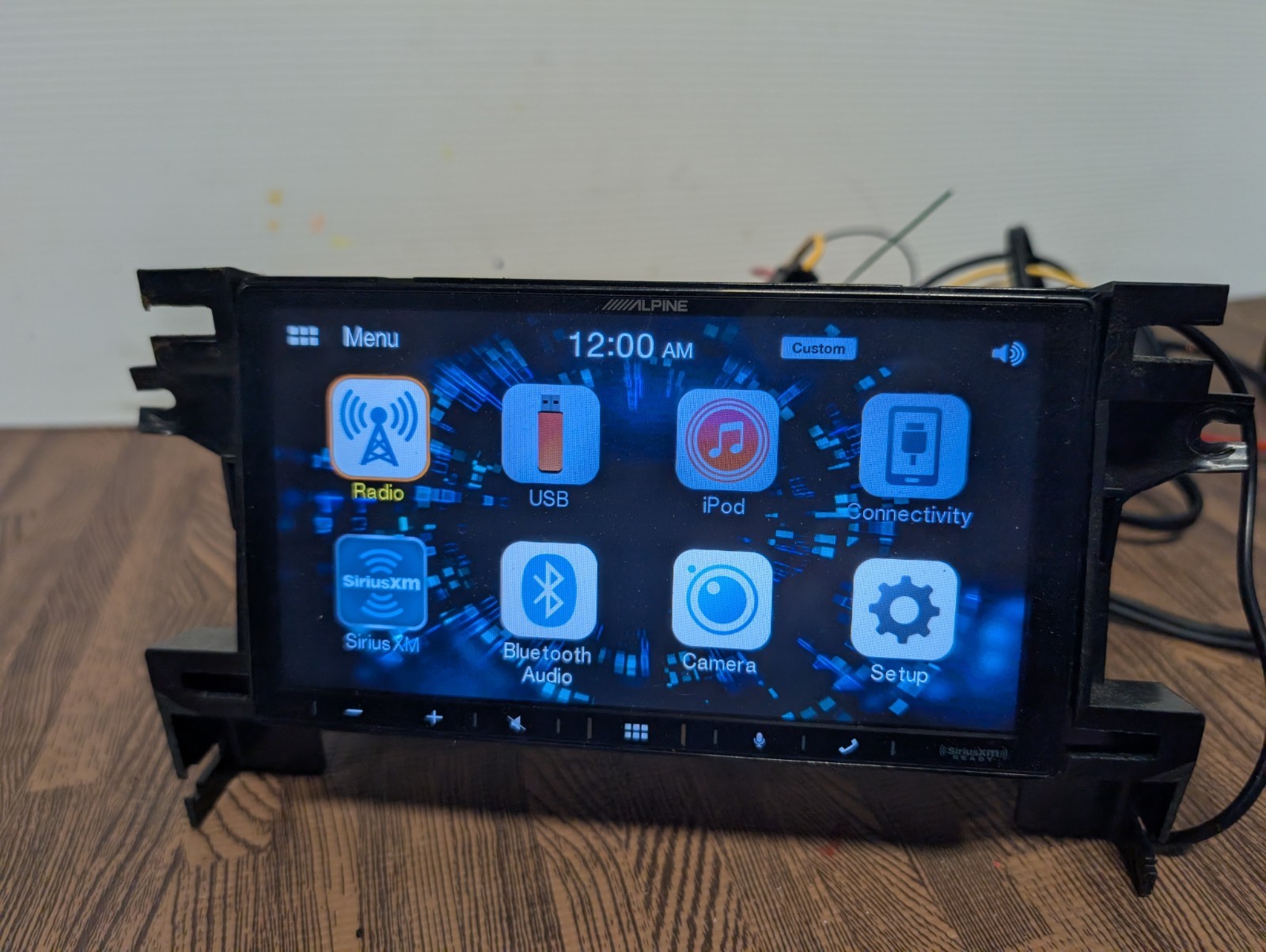 Alpine iLX-W650 Car Double Din Digital Media Receiver w/CarPlay & Android Auto