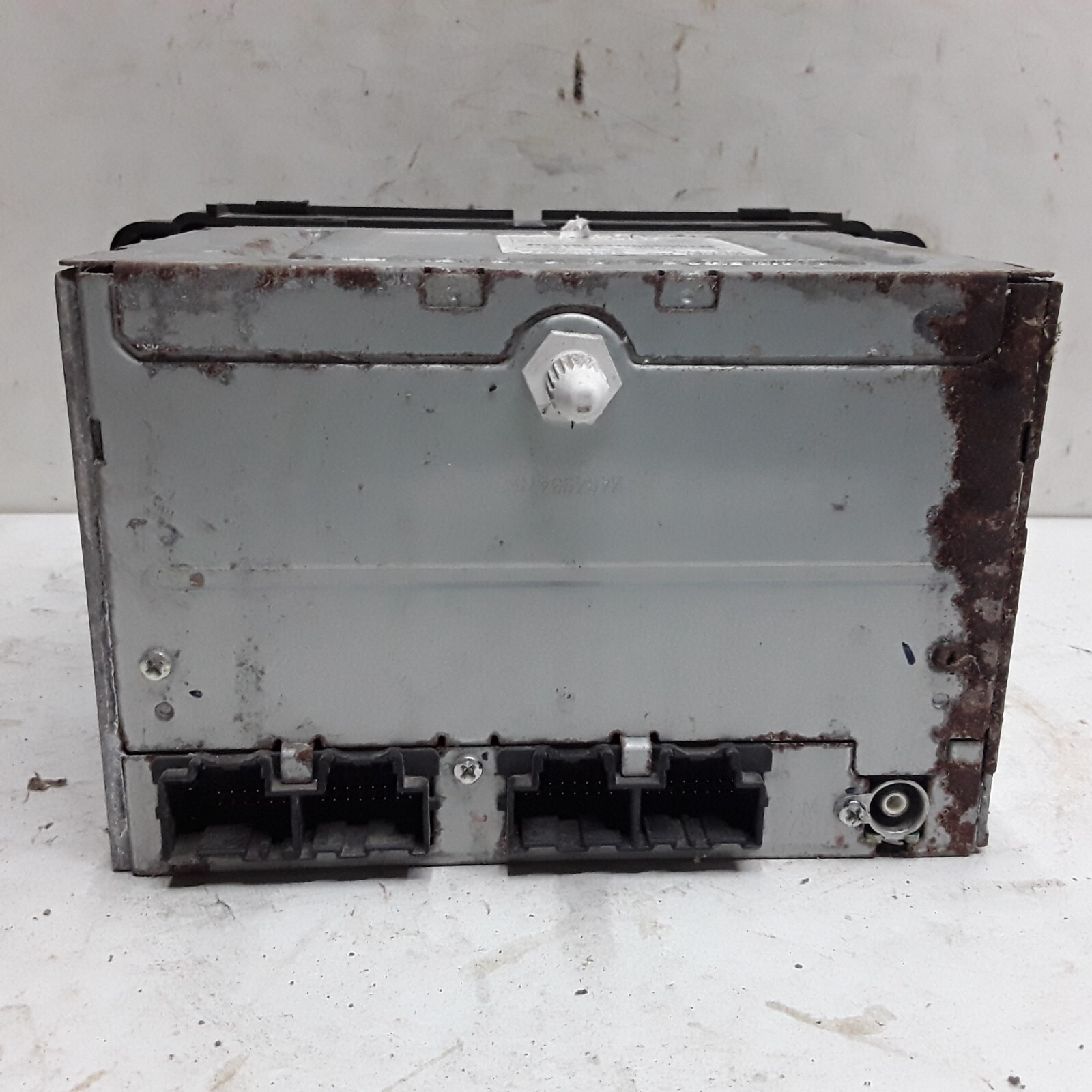 07 2007 Saturn Outlook AM/FM CD DVD radio receiver OEM 25802327