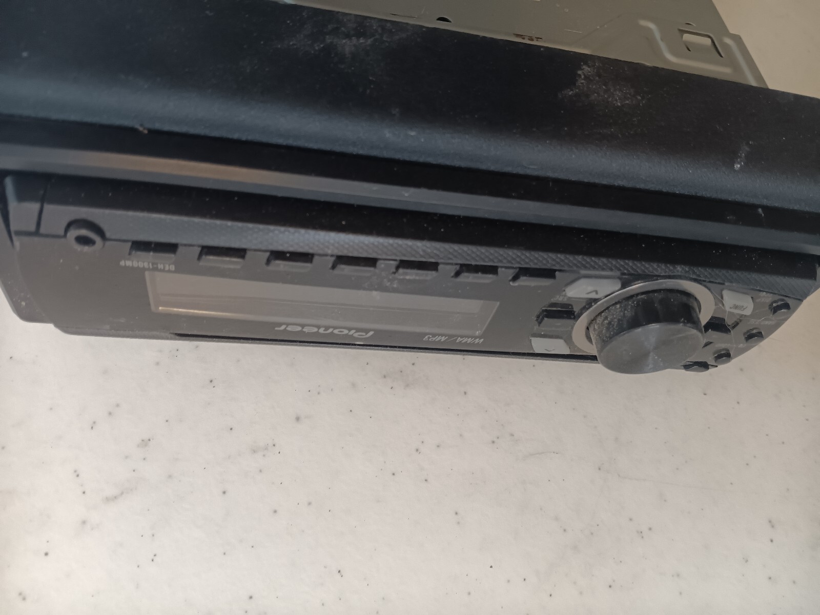Pioneer DEH-1300 Car Stereo System 45W x 4, Equalizer – Not Tested Parts Only