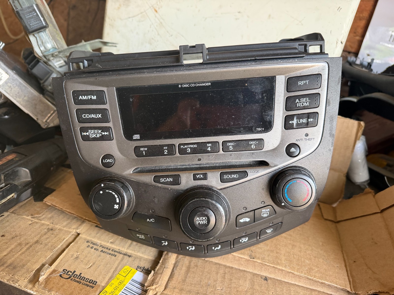 2003-2007 HONDA ACCORD AM FM CD RADIO RECEIVER HEAD UNIT OEM 39175-SDA-A120-M2
