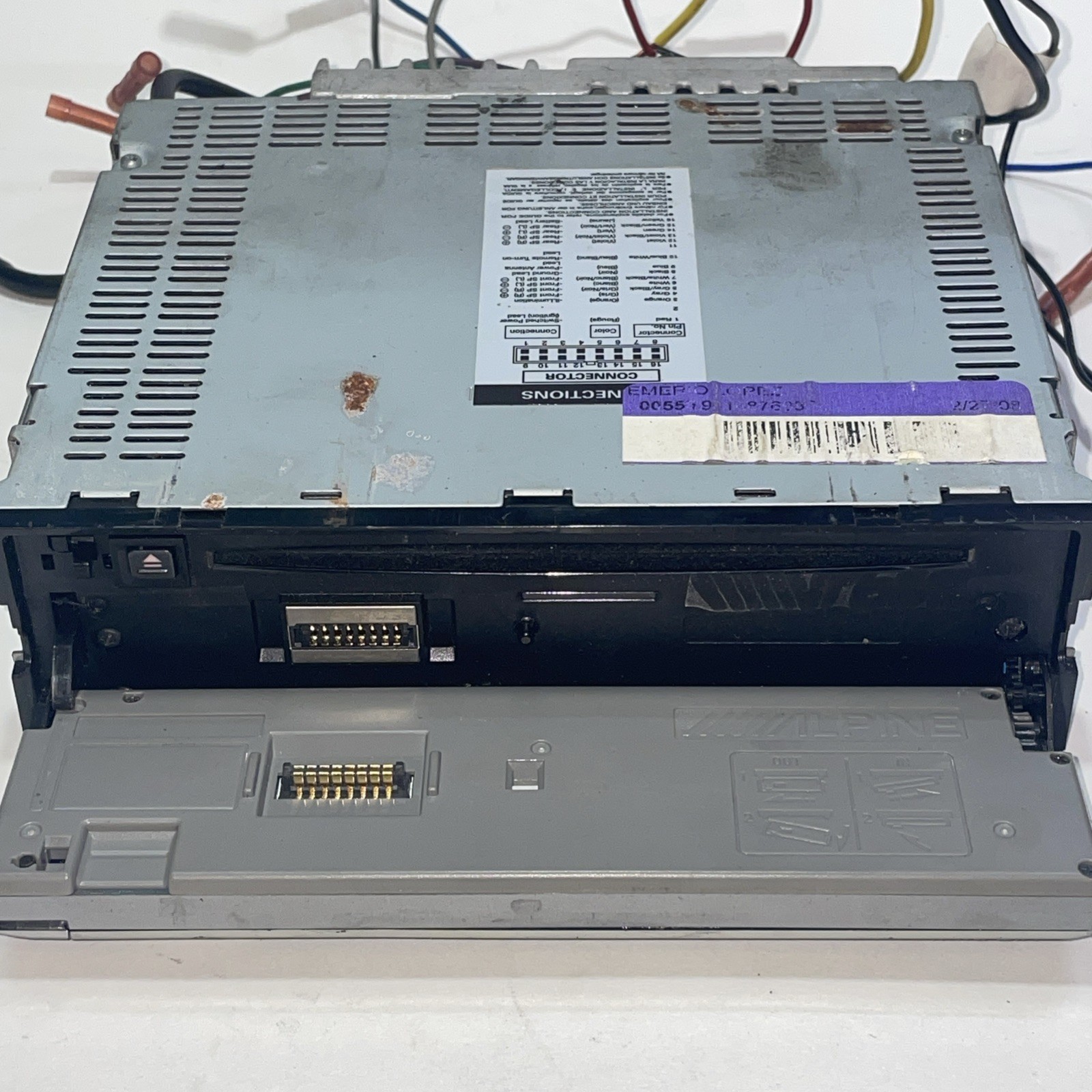 Alpine CDE 9852 CD Player In Dash Receiver Radio CD Player Turns On Untested
