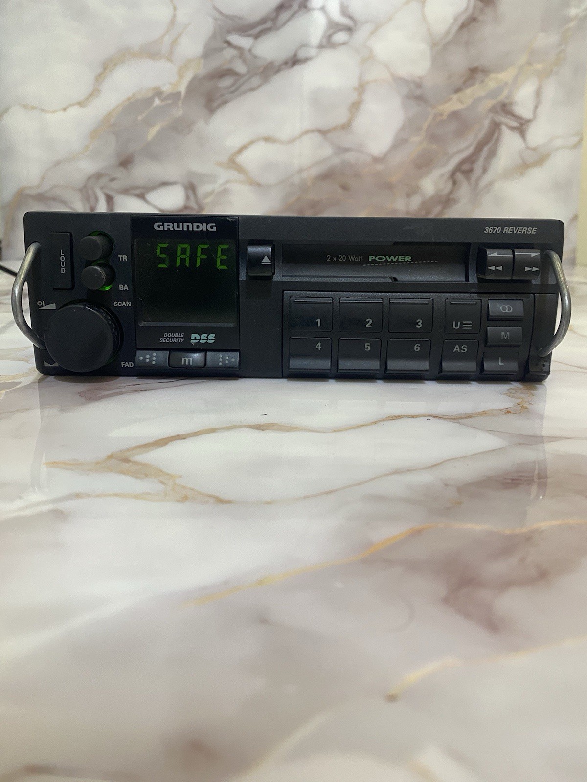 1993 GRUNDIG 3670 REVERSE Car Stereo Cassette Player Radio *NEED CODE UNTESTED*