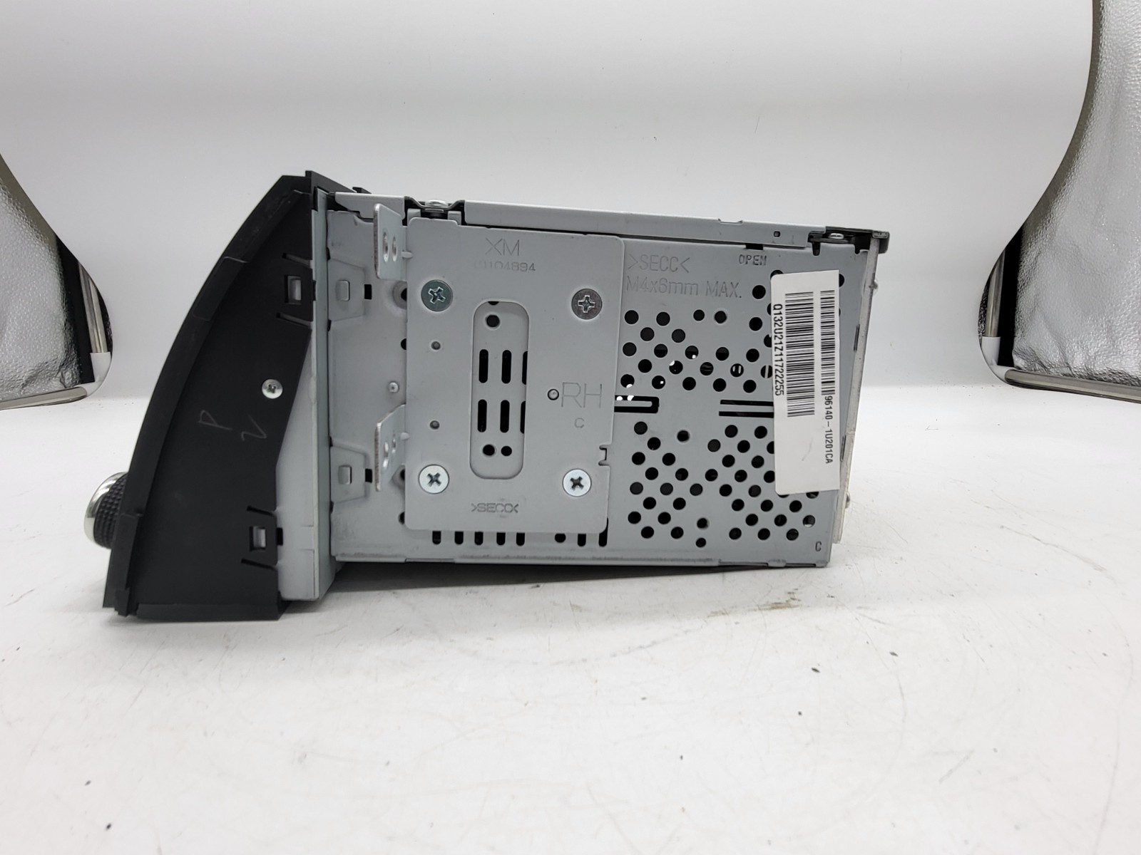 2011-2013 Kia Sorento Radio Receiver OEM 96140-1U201CA