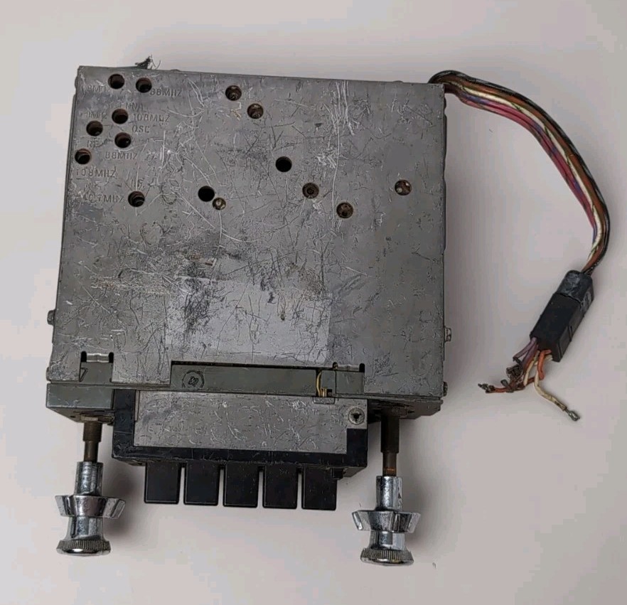 Ford AM/FM Quadrasonic 8-Track Tape Radio D8AF-19A188-AA Sold As Is Not Tested