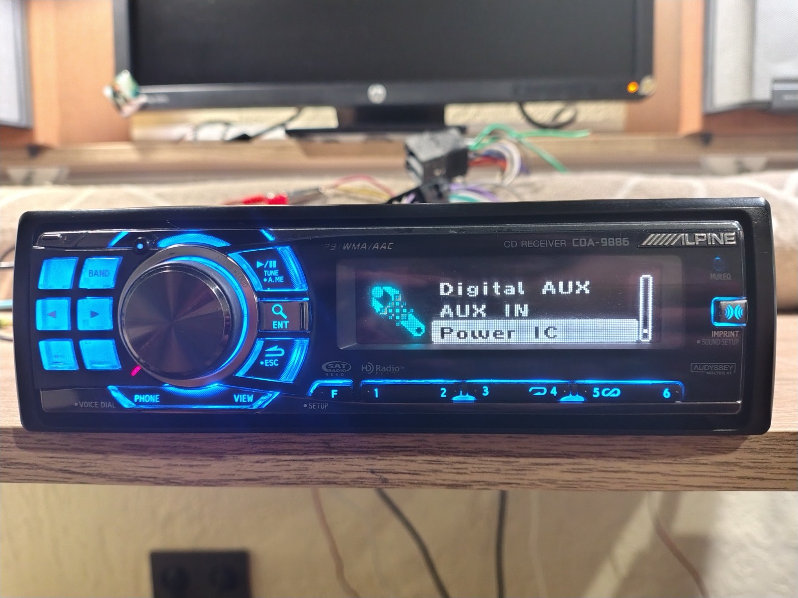 Alpine CDA-9886 Car Stereo CD Receiver Fully Working 4V Pre out Good Shape