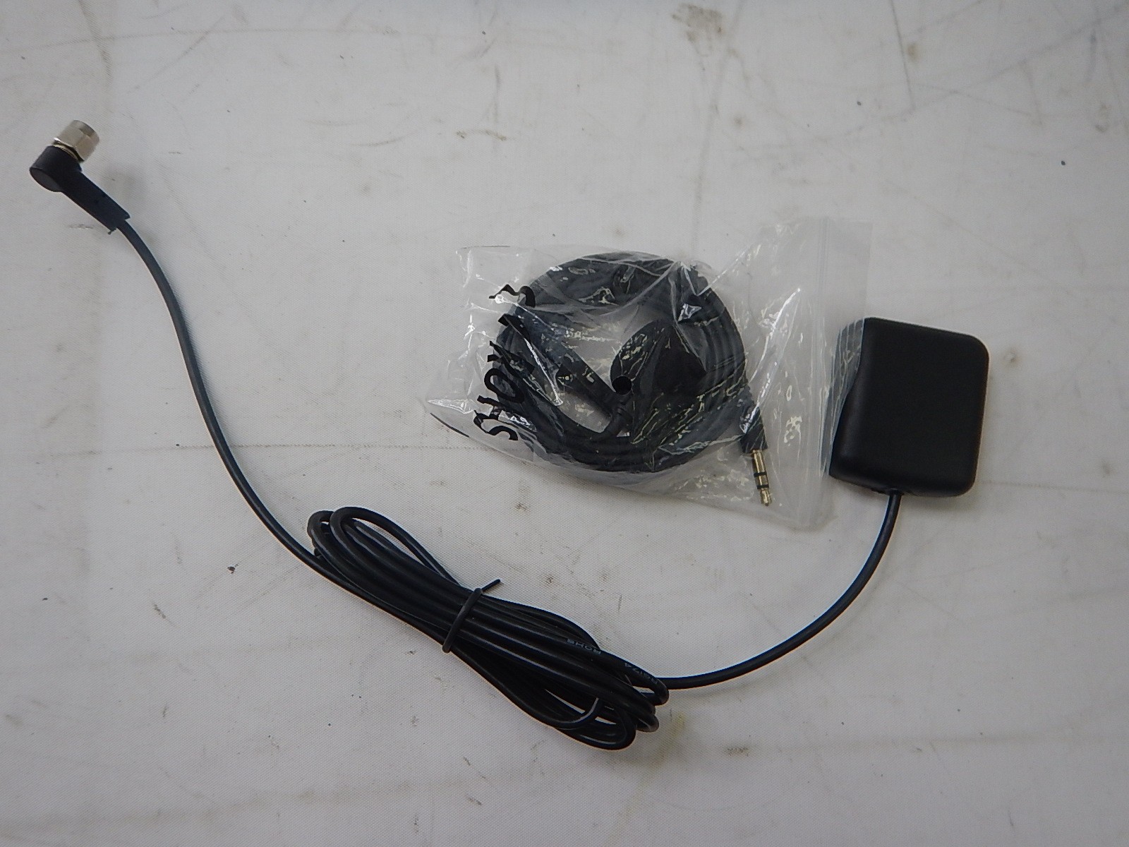 Roinvou 2+64G Android Radio Dash Kit w/ 9″ Touchscreen and Backup Camera