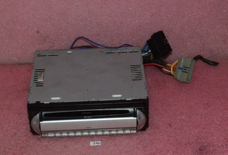 Sony FM/AM Compact Disc Player Model CDX-R3300.