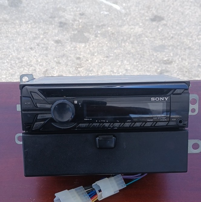 Sony CDX-GT270MP 1 DIN In-Dash CD Player Head Unit AM/FM Radio Aux Input