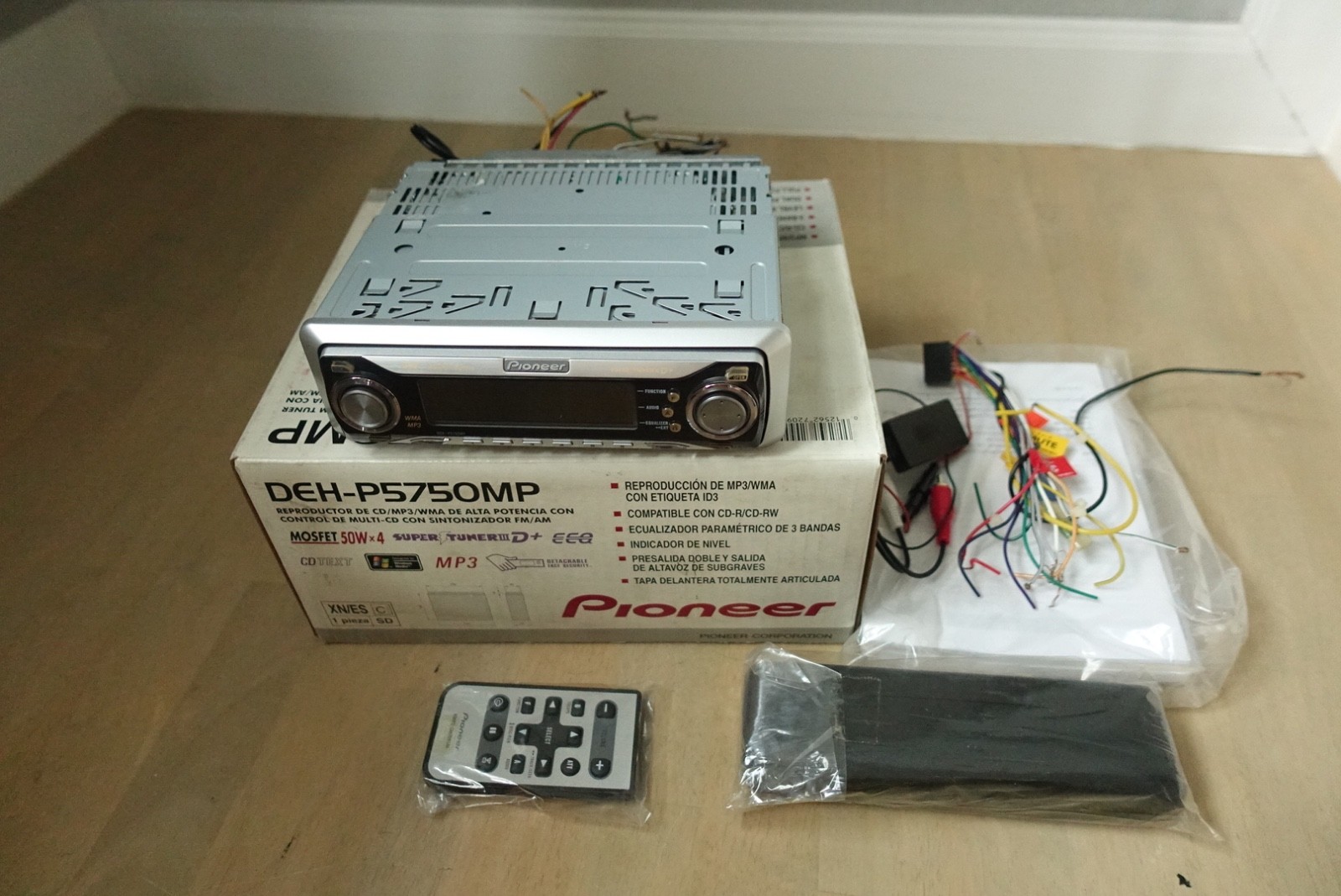 Pioneer DEH-P5750MP. CD/Fm/Aux. New With Open Box.