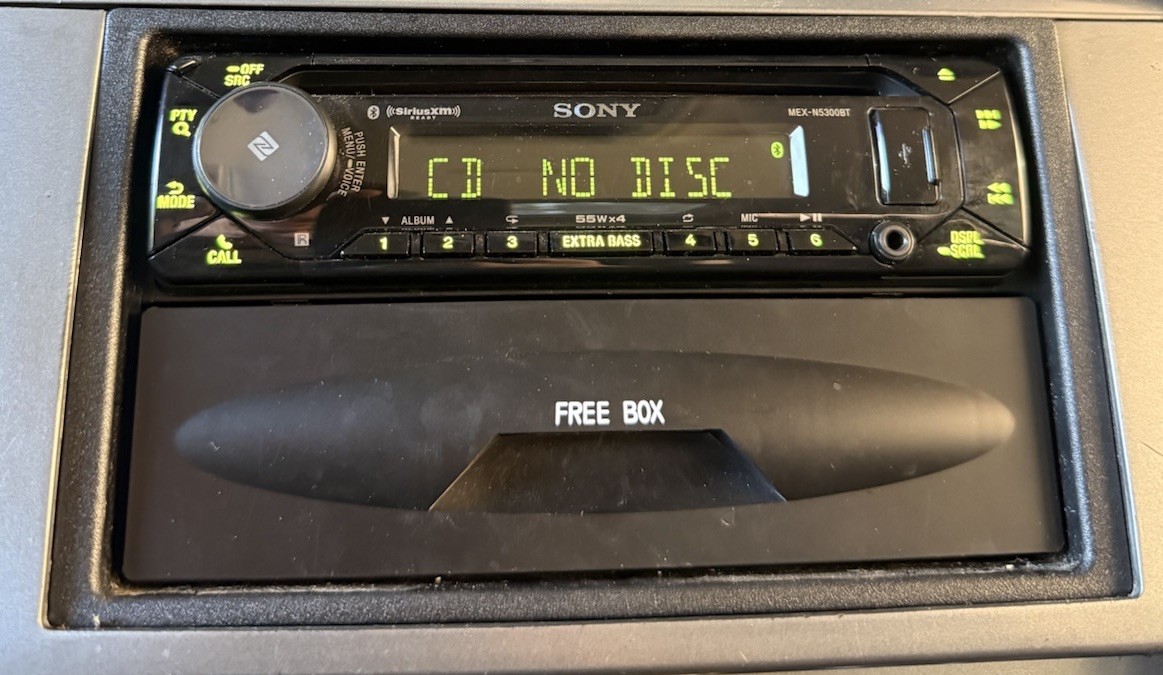 Sony MEX-N5300BT Single-DIN FM/AM CD Bluetooth Car Audio Receiver