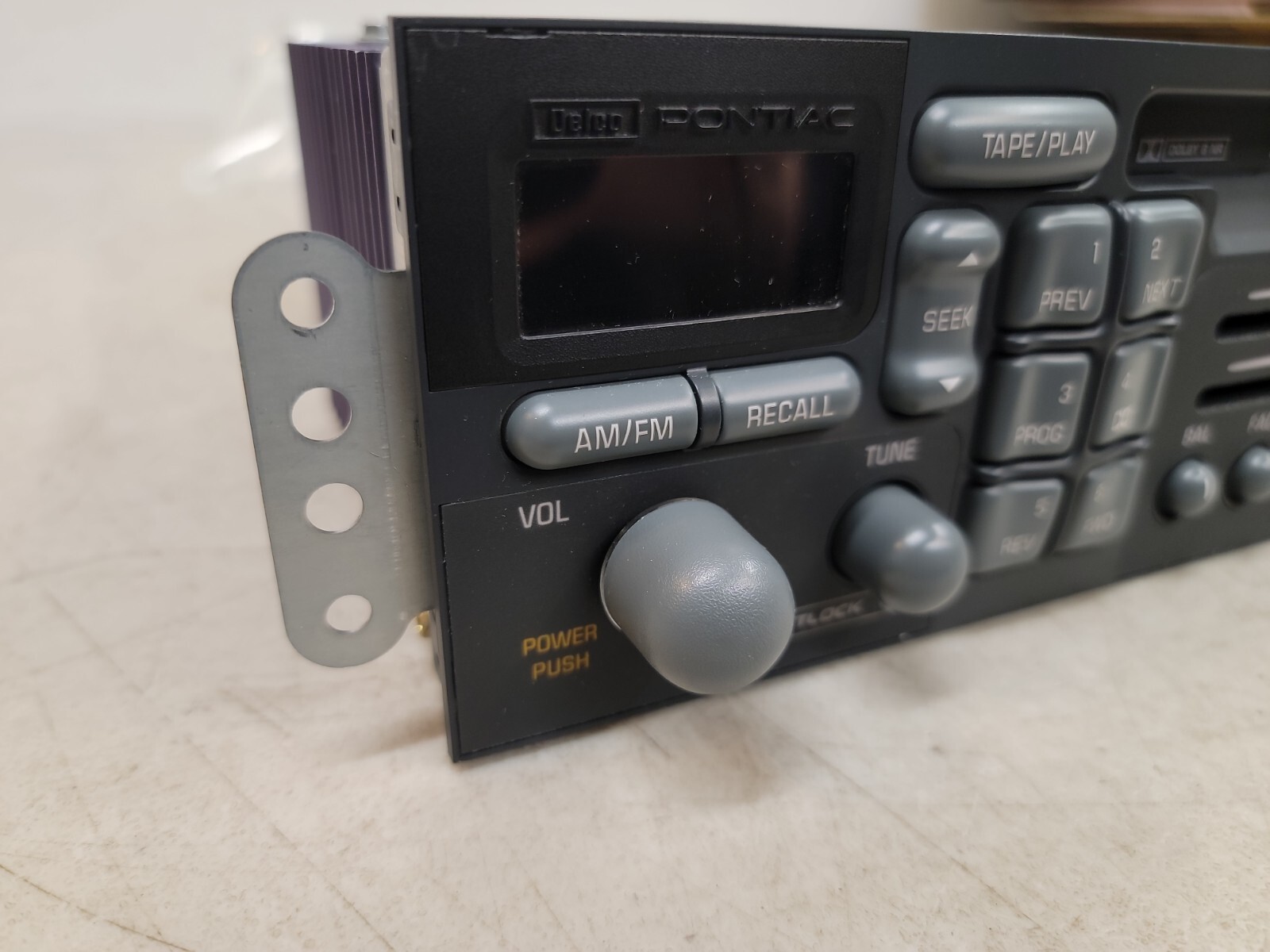 GM Delco Pontiac AM FM Cassette Factory Radio Stereo 16151282