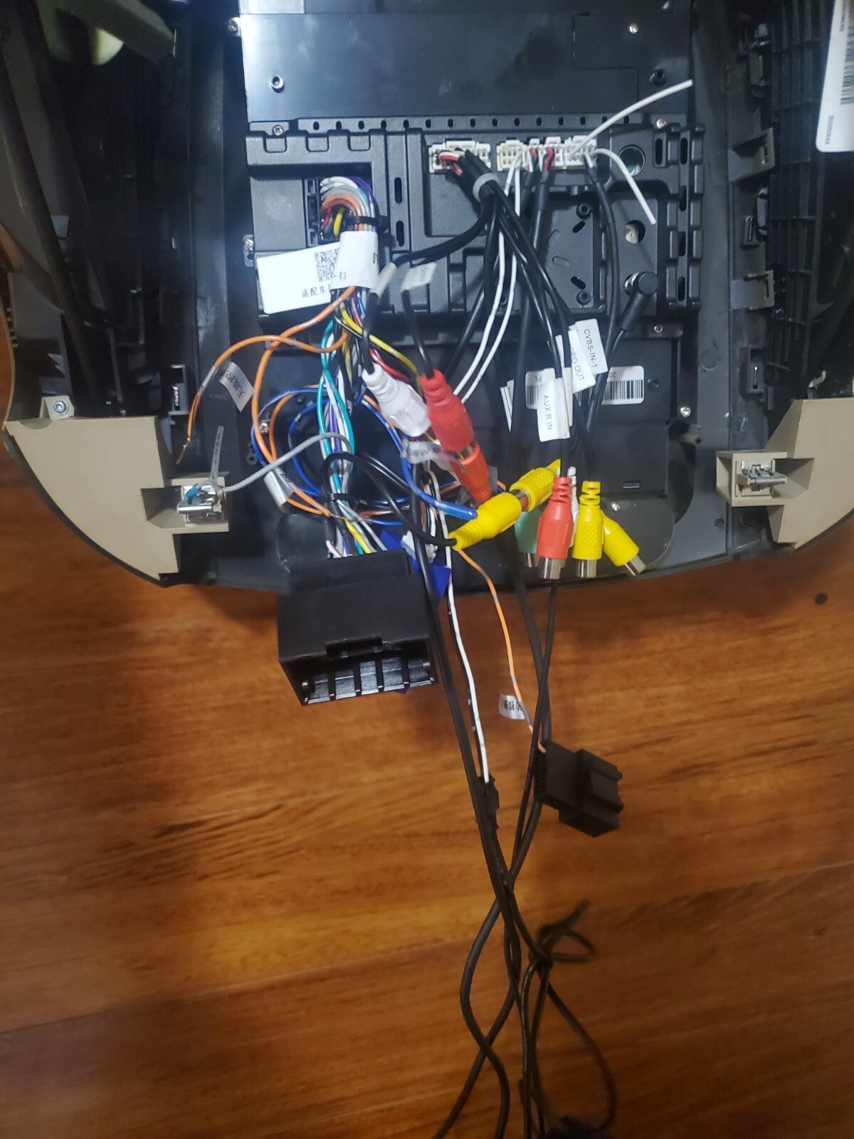 Buick Lacrosse 2010 Car radio (No video wire , no Camera )