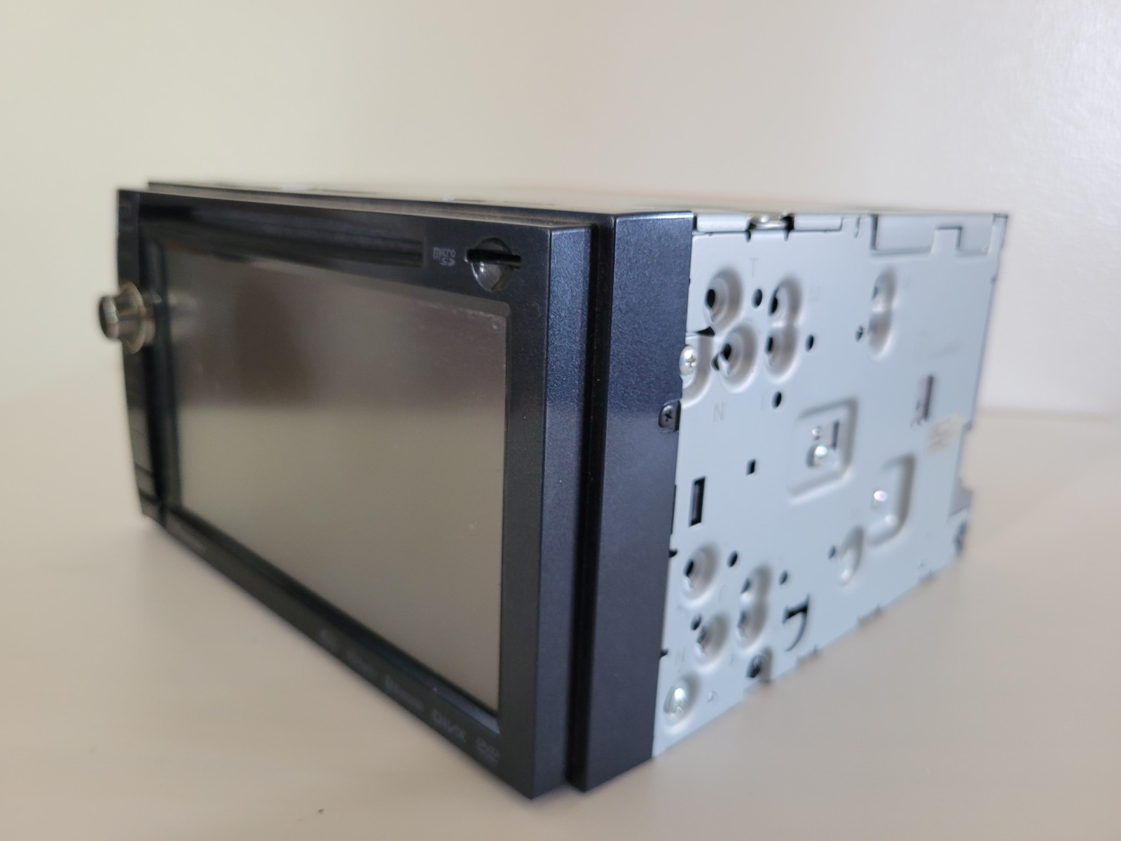Pioneer AVIC-X930BT NavAV Receiver DVD Player 6.1″ Touch Screen For Parts