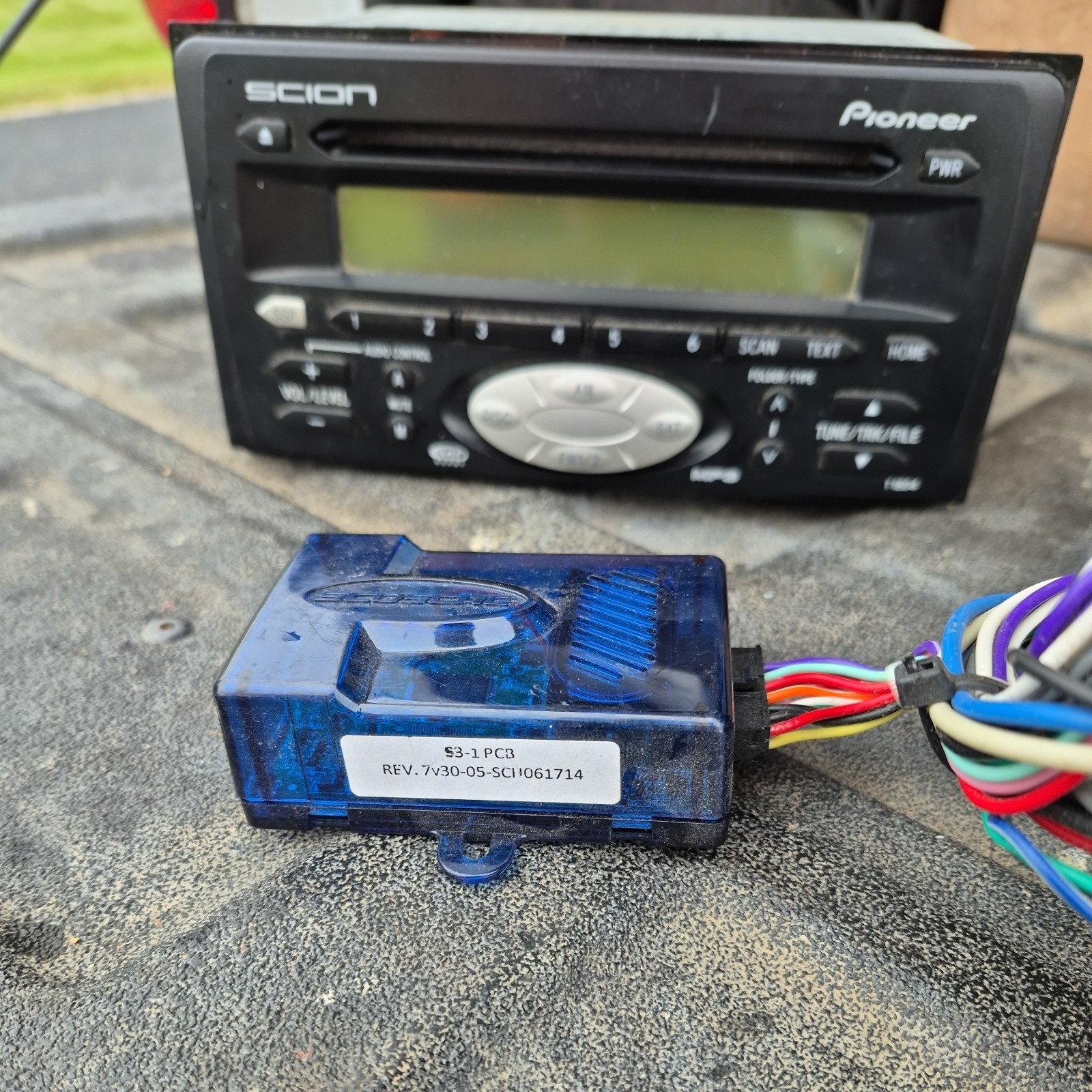 Toyota Scion Factory Pioneer Car Radio CD Player DEH-M8047zt with wiring harness