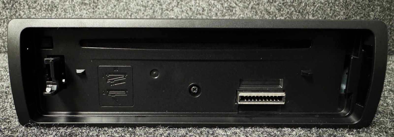 Alpine CDE-175BT NEW/OPEN BOX. EXTREMELY HARD TO FIND (SEE DESCRIPTION)