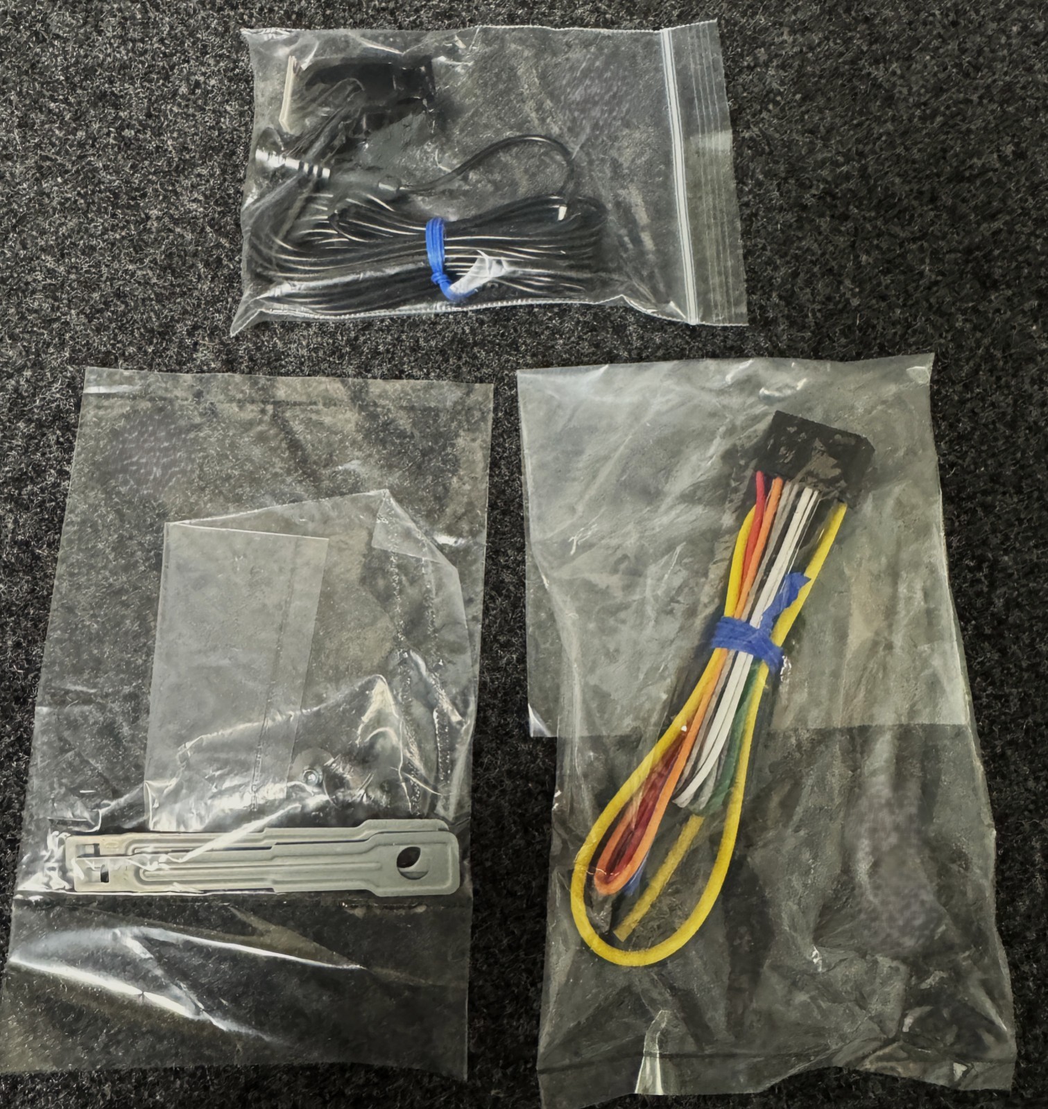 Alpine CDE-175BT NEW/OPEN BOX. EXTREMELY HARD TO FIND (SEE DESCRIPTION)