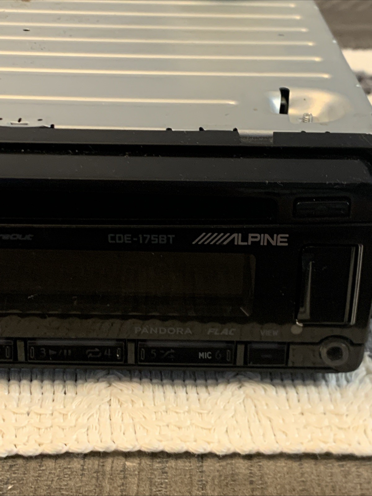 ALPINE CDE-175BT CAR STEREO HEAD UNIT CD/USB RECEIVER FM RADIO BLUETOOTH
