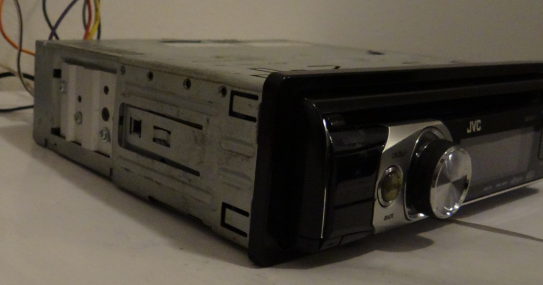 JVC KD-S37 MP3/WMA/CD/USB Receiver 50W x 4 iPhone iPod