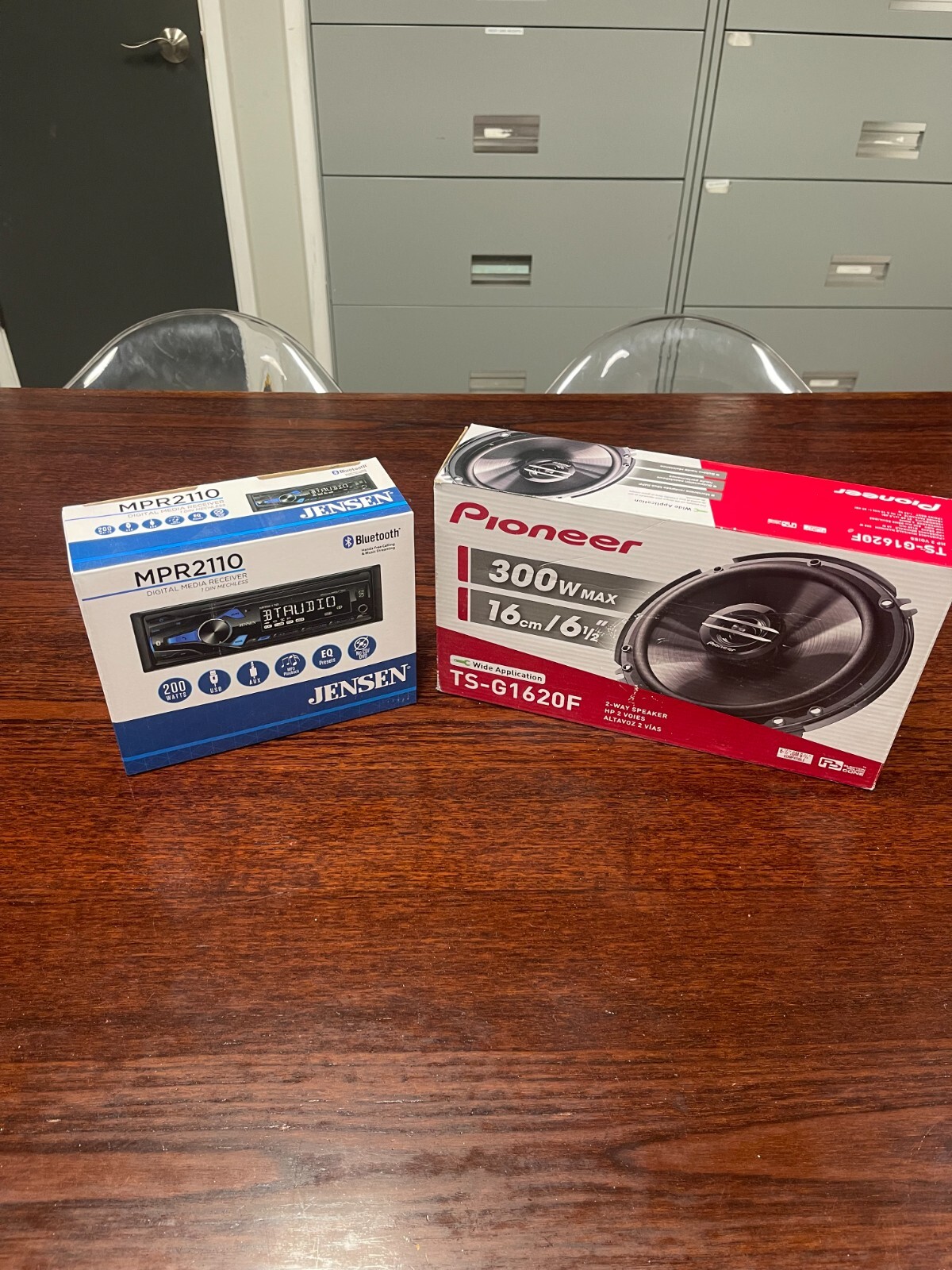 Jensen MPR2110 Single Din Mechless Receiver and Pioneer TS-G1620F 6 1/2 speakers