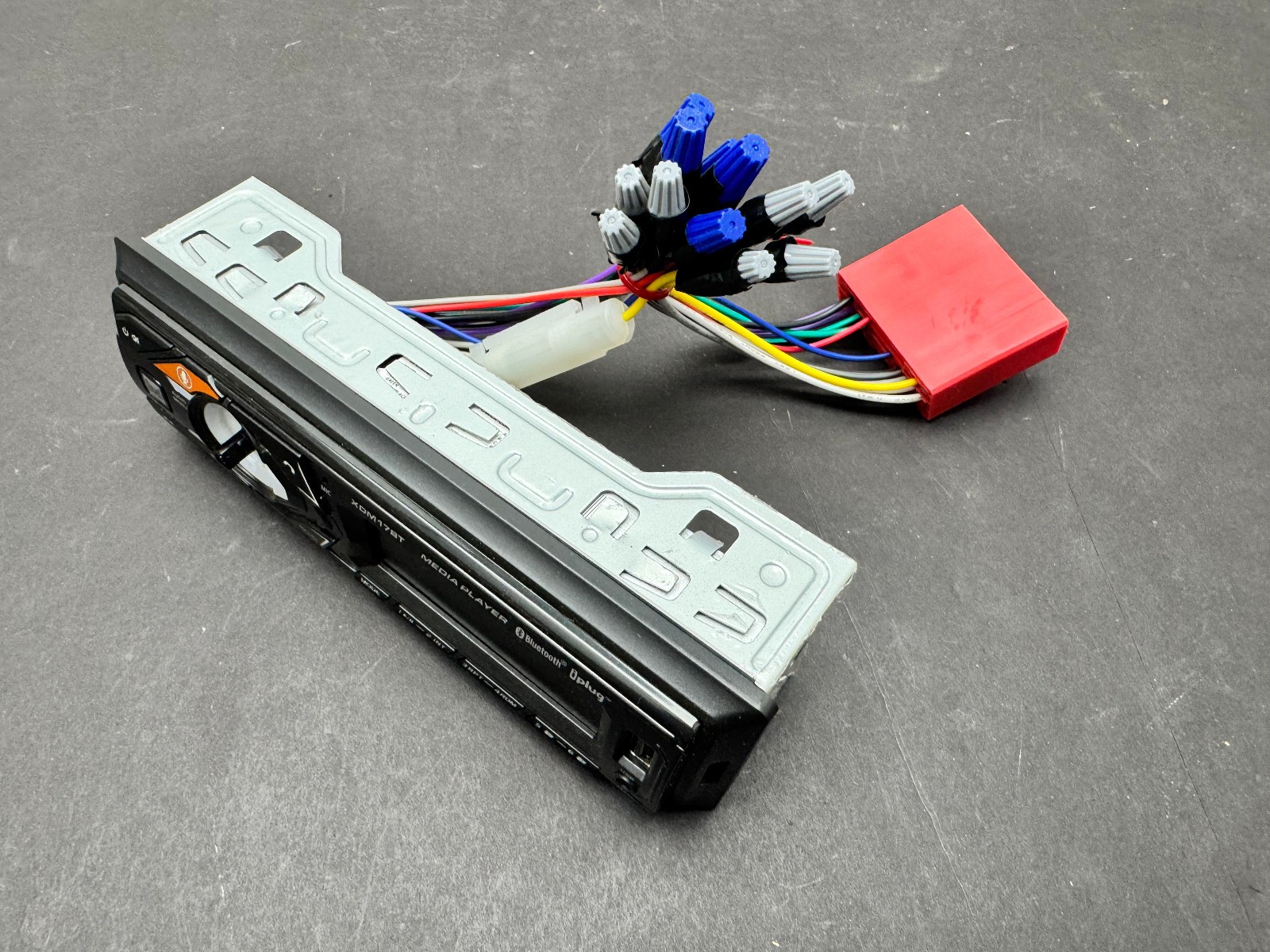 Dual Single-Din in-dash all-Digital Media Receiver xdm17bt