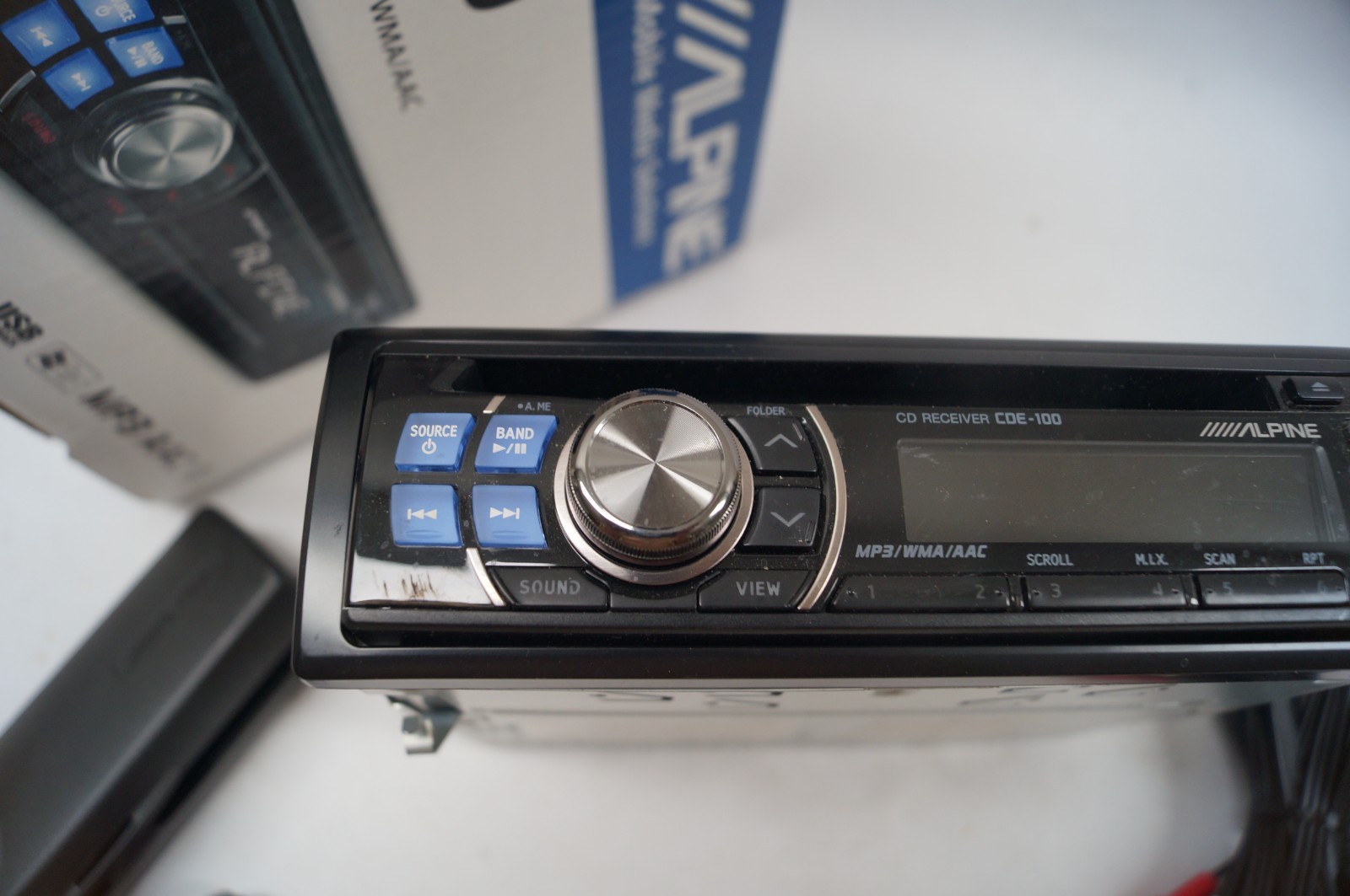 Alpine CDE-100 CD Player MP3 In-Dash Auto Radio USB Detachable Face WORKING F153