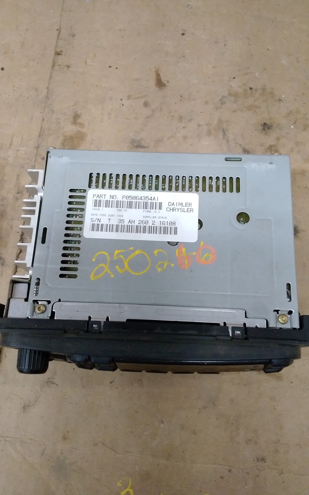 2002 2003 DODGE DAKOTA AM FM CD RADIO ASSEMBLY P05064354AI